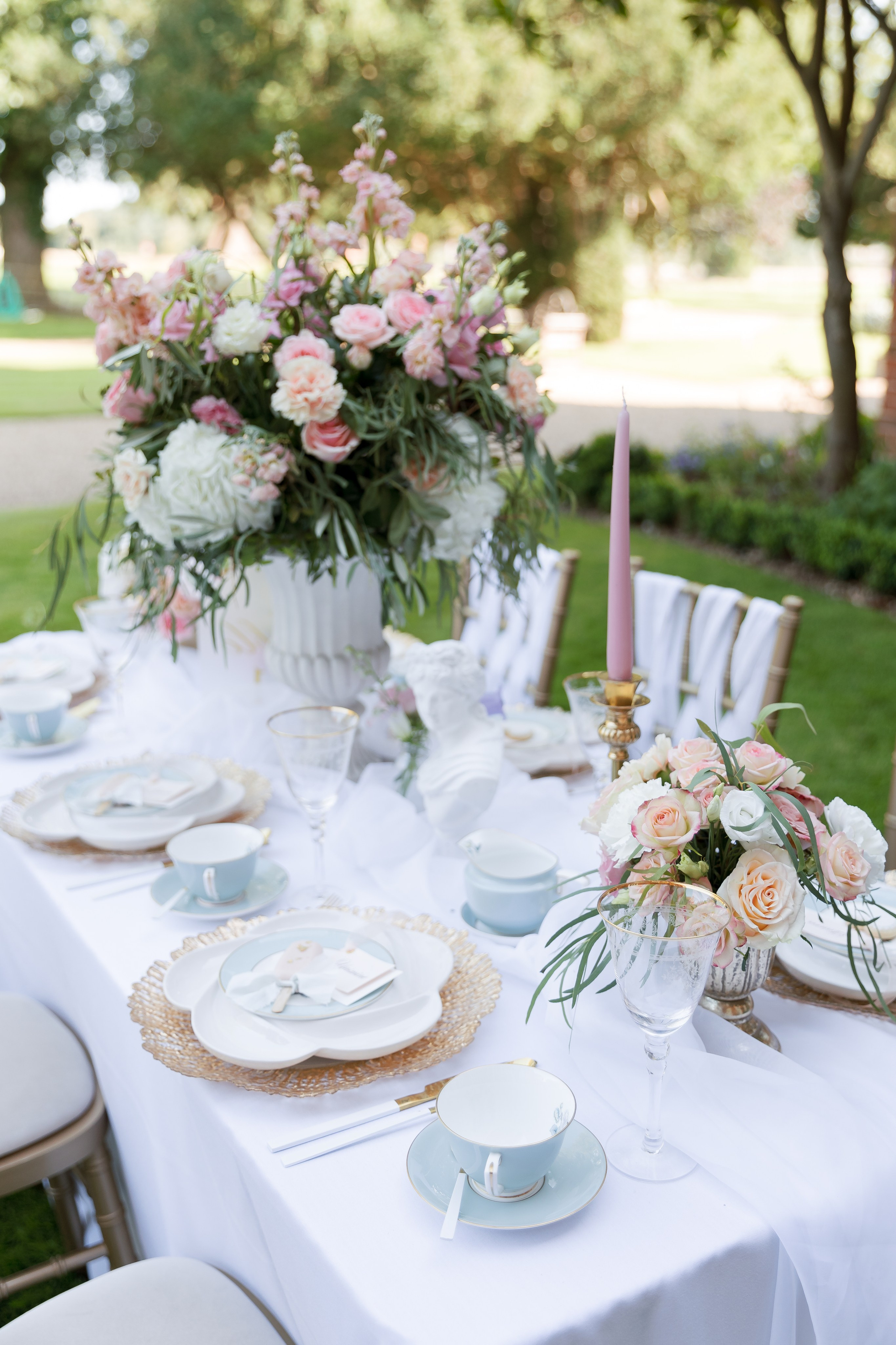 Regal Romance | Editorial Photoshoot at Gosfield Hall, London Estat. YES I DO PRODUCTION — Wedding photography&videography