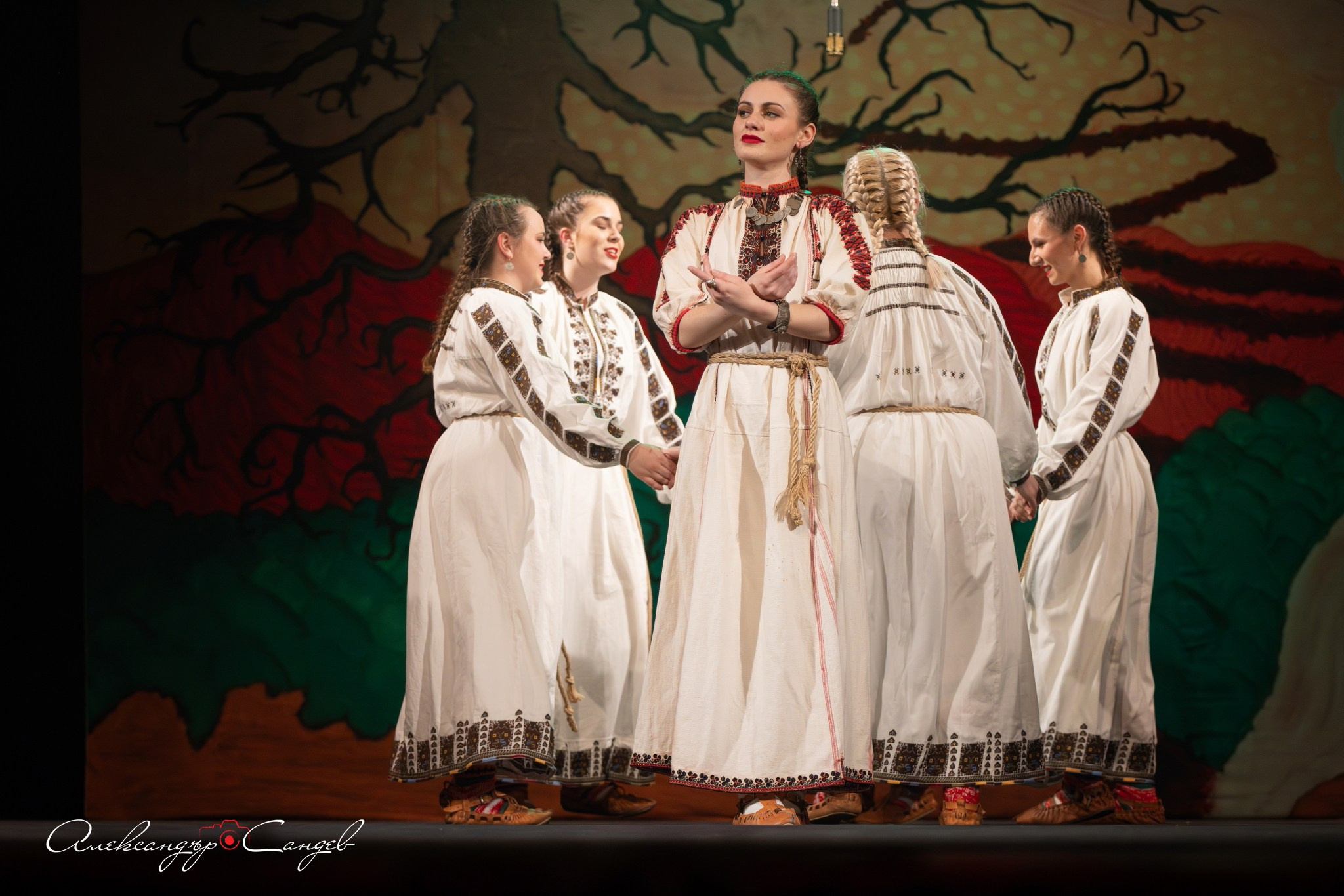 „Змейова сватба“, спектакъл на представителен ансамбъл „Шевица“ - 28.03.2026 -. Александър Сандев - website