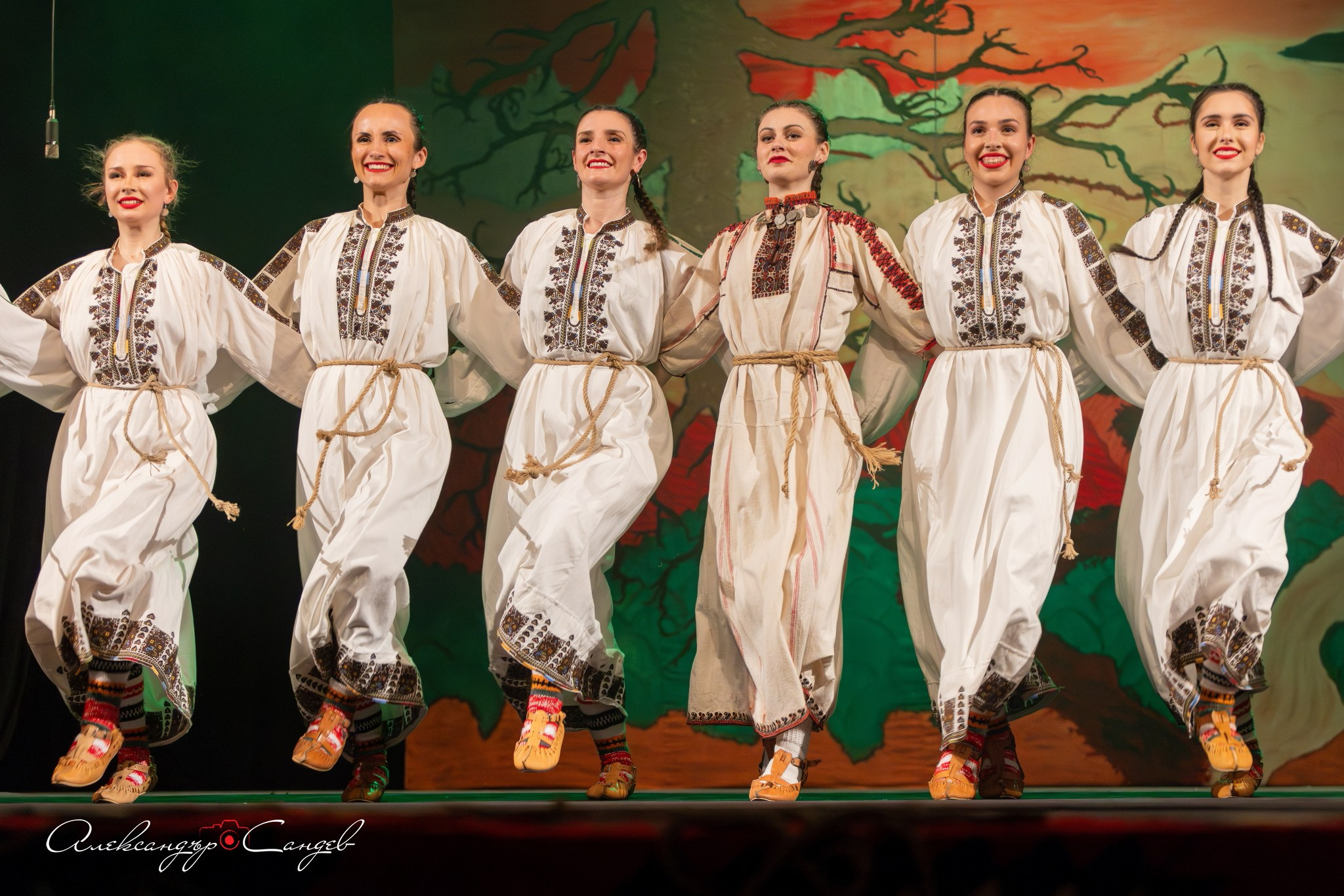 „Змейова сватба“, спектакъл на представителен ансамбъл „Шевица“ - 28.03.2026 -. Александър Сандев - website