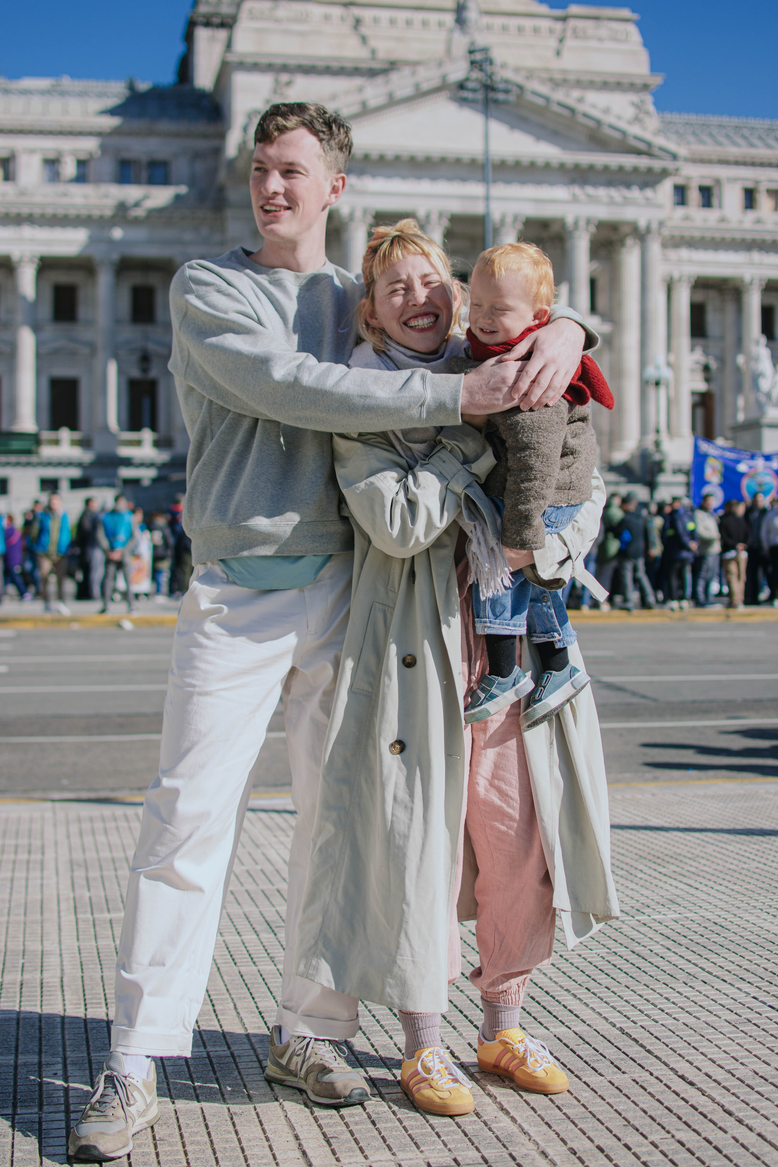 Family photo shoot. Buenos Aires. Photographer @elmirkami in the city of Buenos Aires