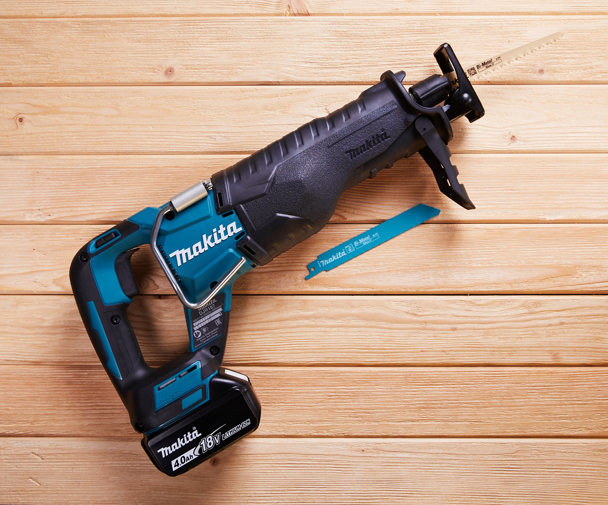 Изолированные предметы на однотонном фоне. Photographer and videographer in Dubai Tim Konev