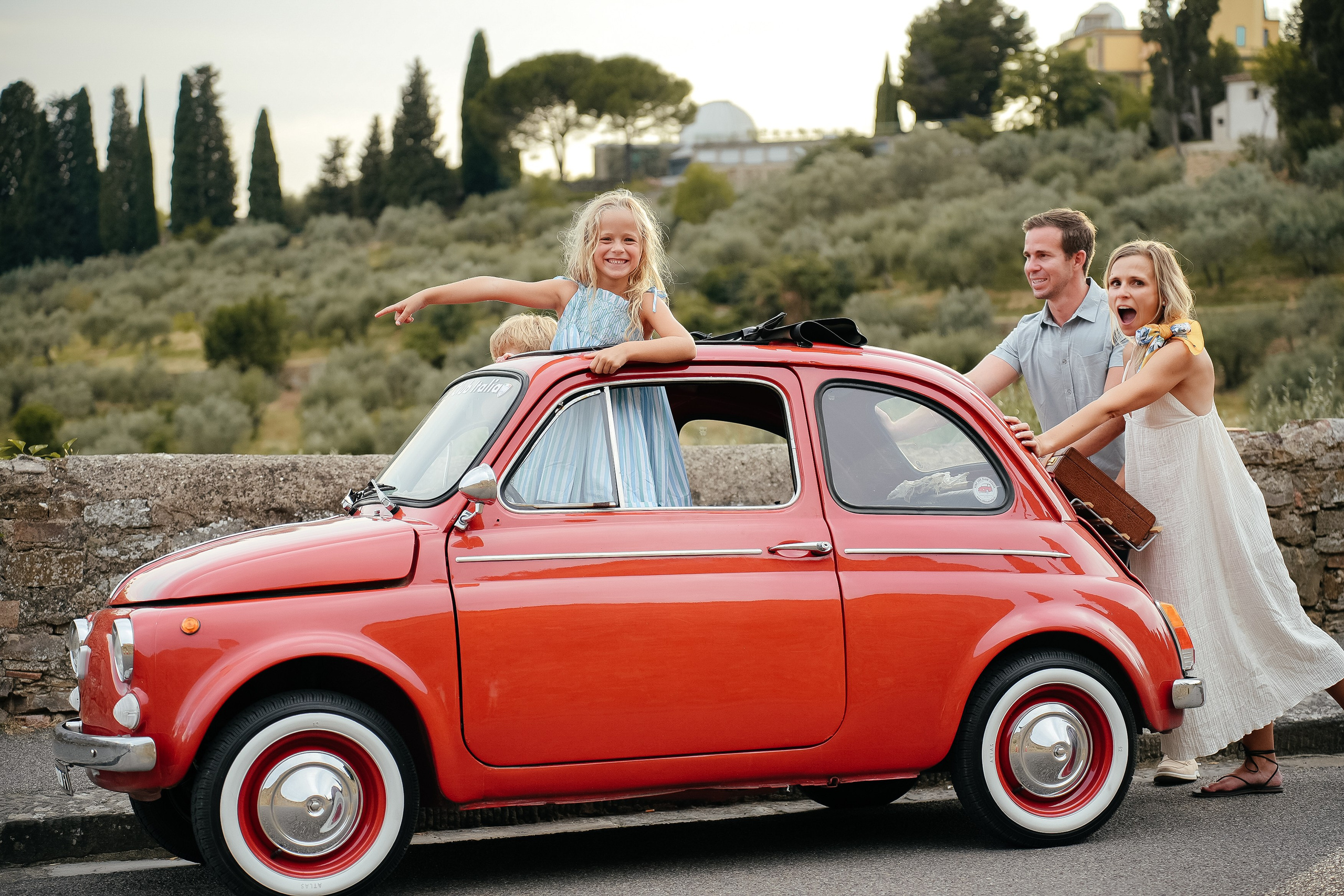 Nicole & Family. Wedding Photographer in Italy