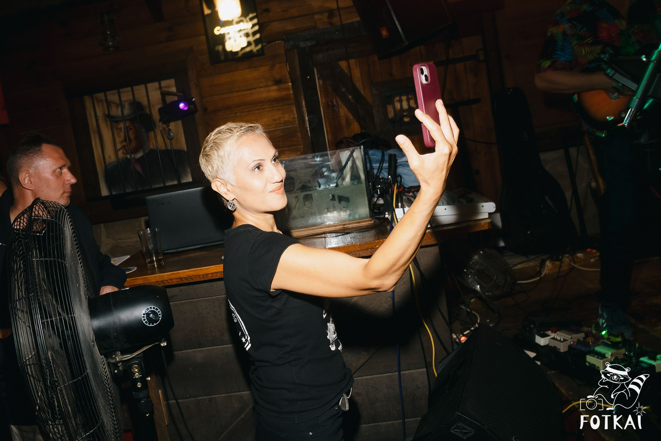 Фоторепортаж JAM Night в El Paso Bar, Torrevieja — живая музыка и атмосфера Коста-Бланки | FOTKAI