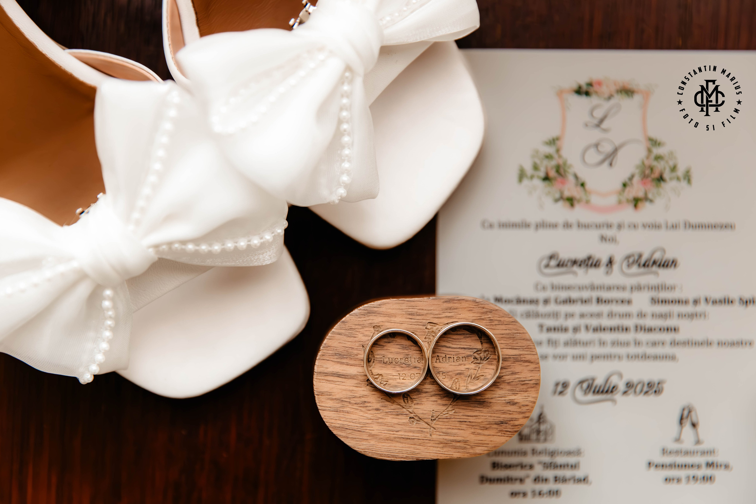 WEDDING PHOTOGRAPHY. DESPRE NOI