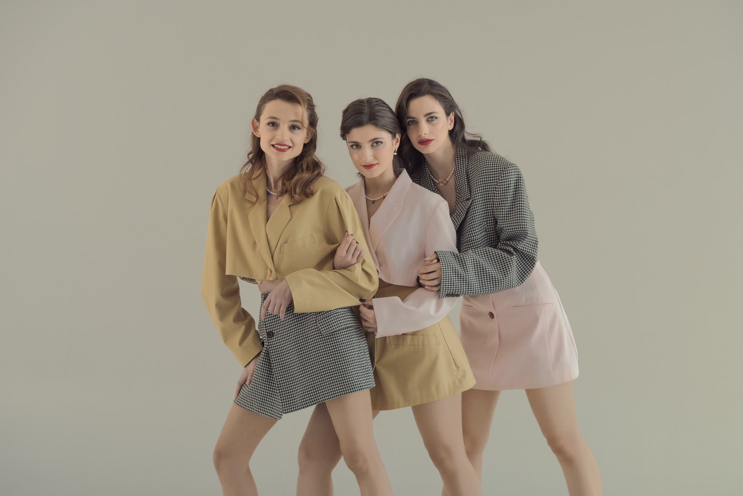 красивая студийная фотосессия в Ереване с моделями