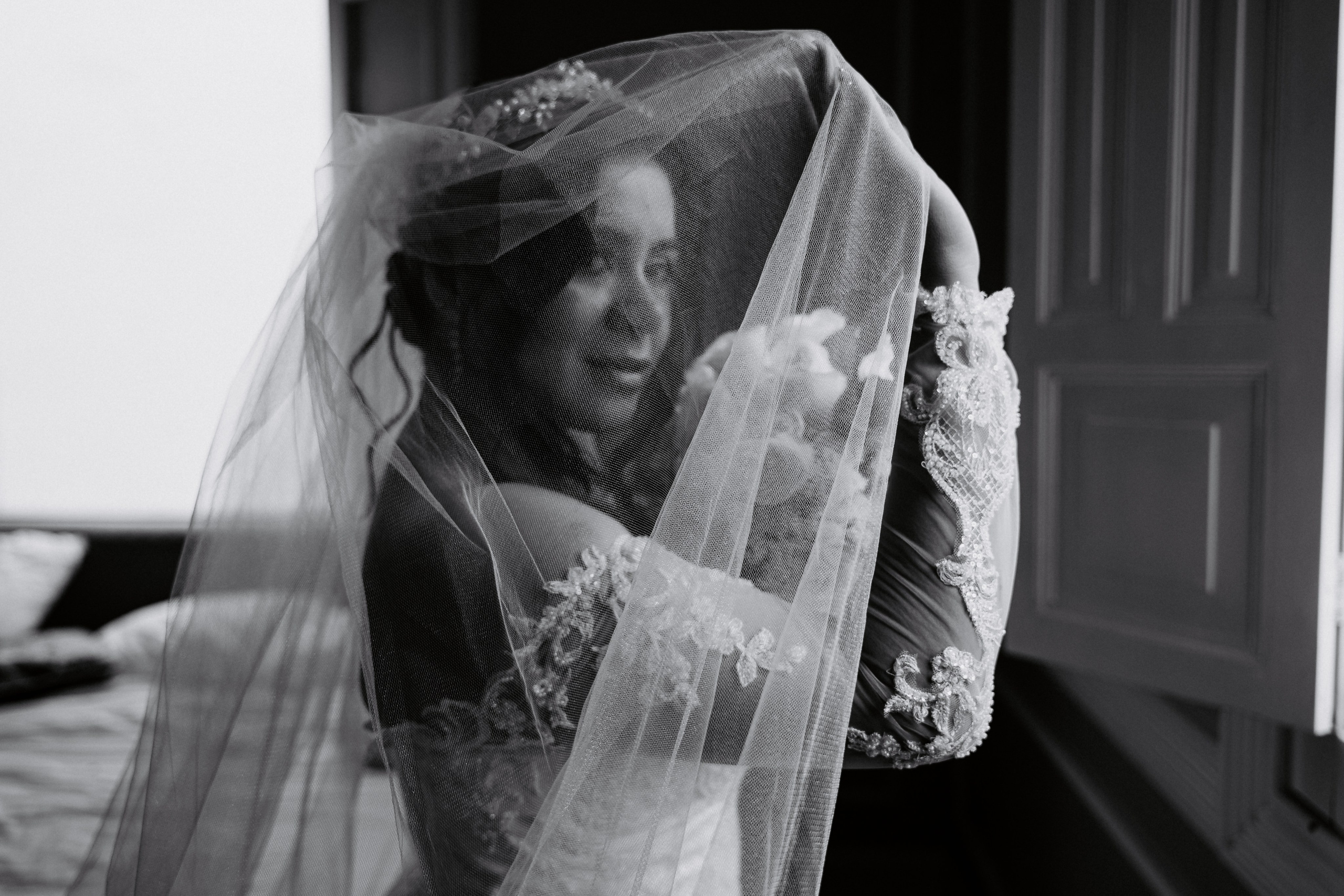 Perspectiva de la novia. Fotógrafo de Bodas en Lima | Ronhy Altamirano. Fotografía narrativa y cinematográfica para bodas, quinceañeras y eventos exclusivos