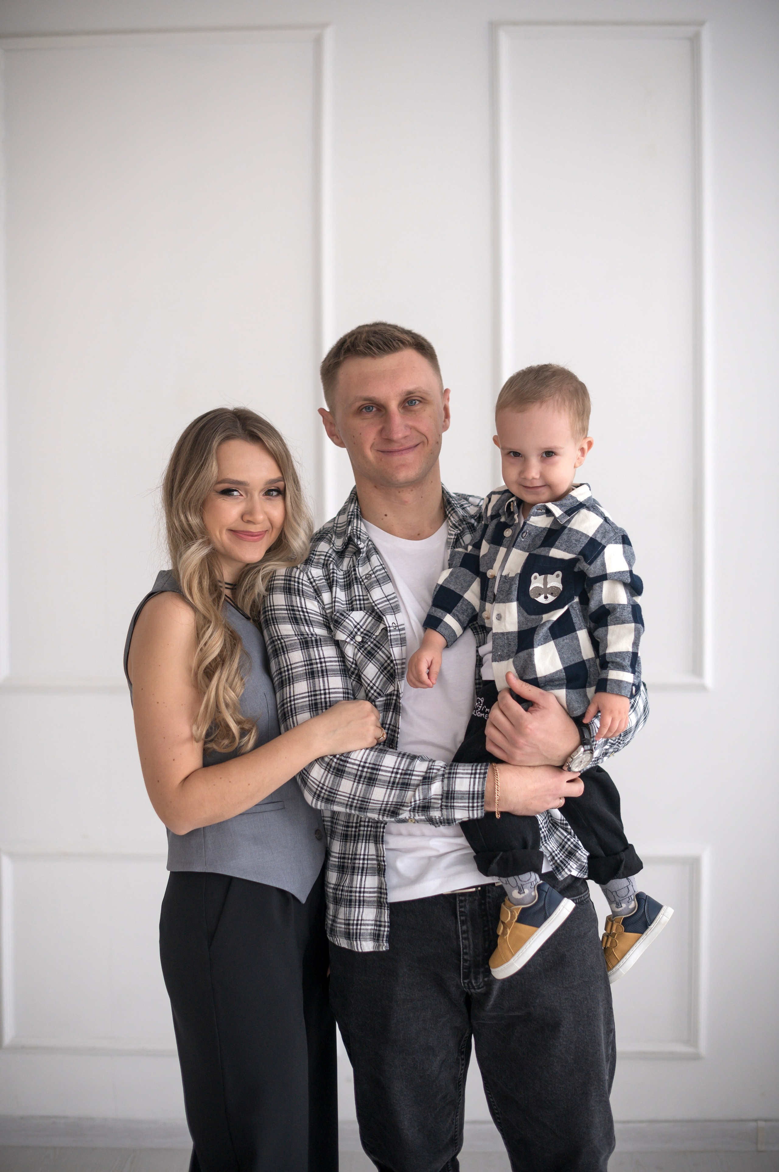 Семейная фотосессия в студии. Семейный и детский фотограф в Минске Надежда Савицкая