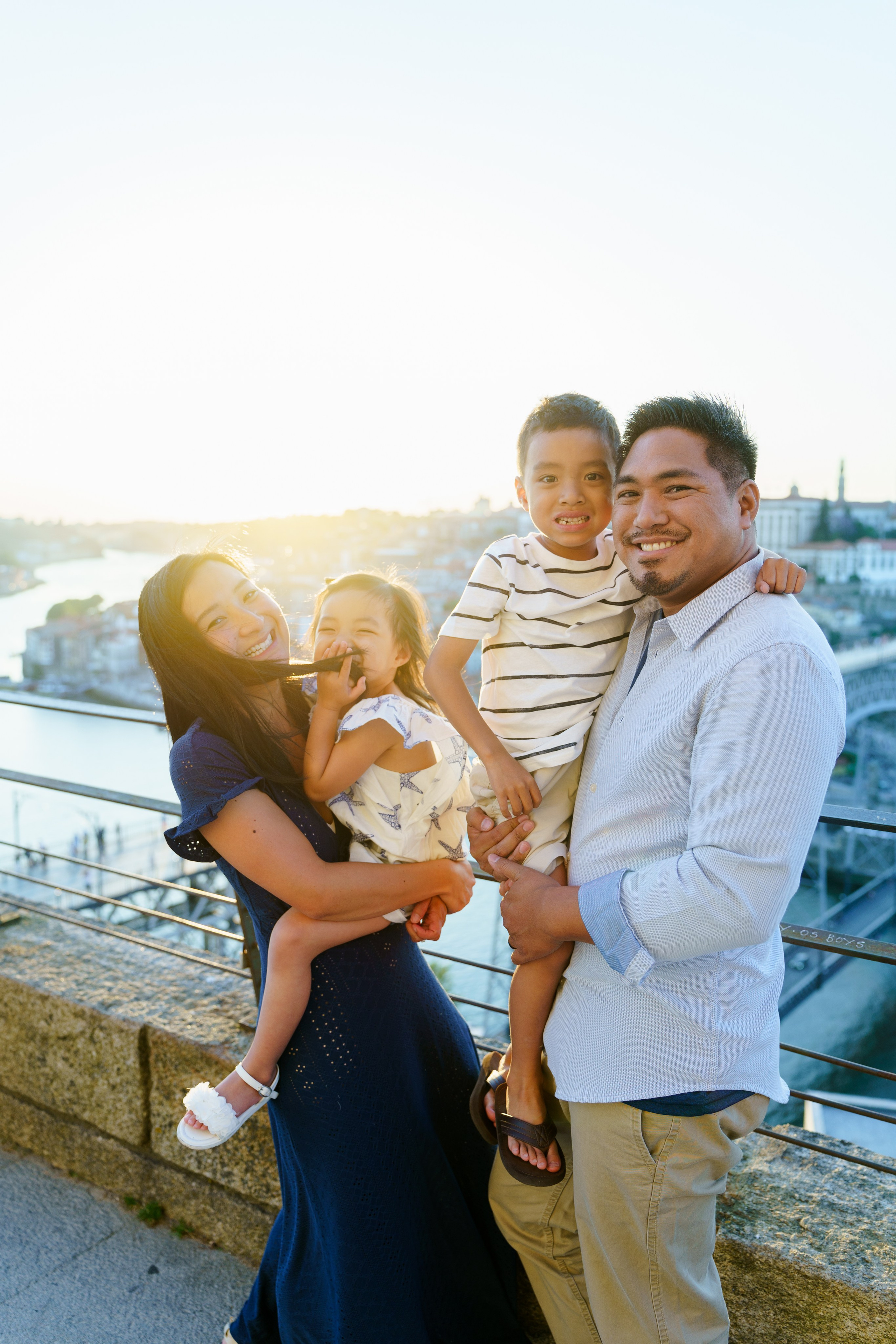 Family photo shoot in Porto. Photographer in Portugal Polina Gotovaya