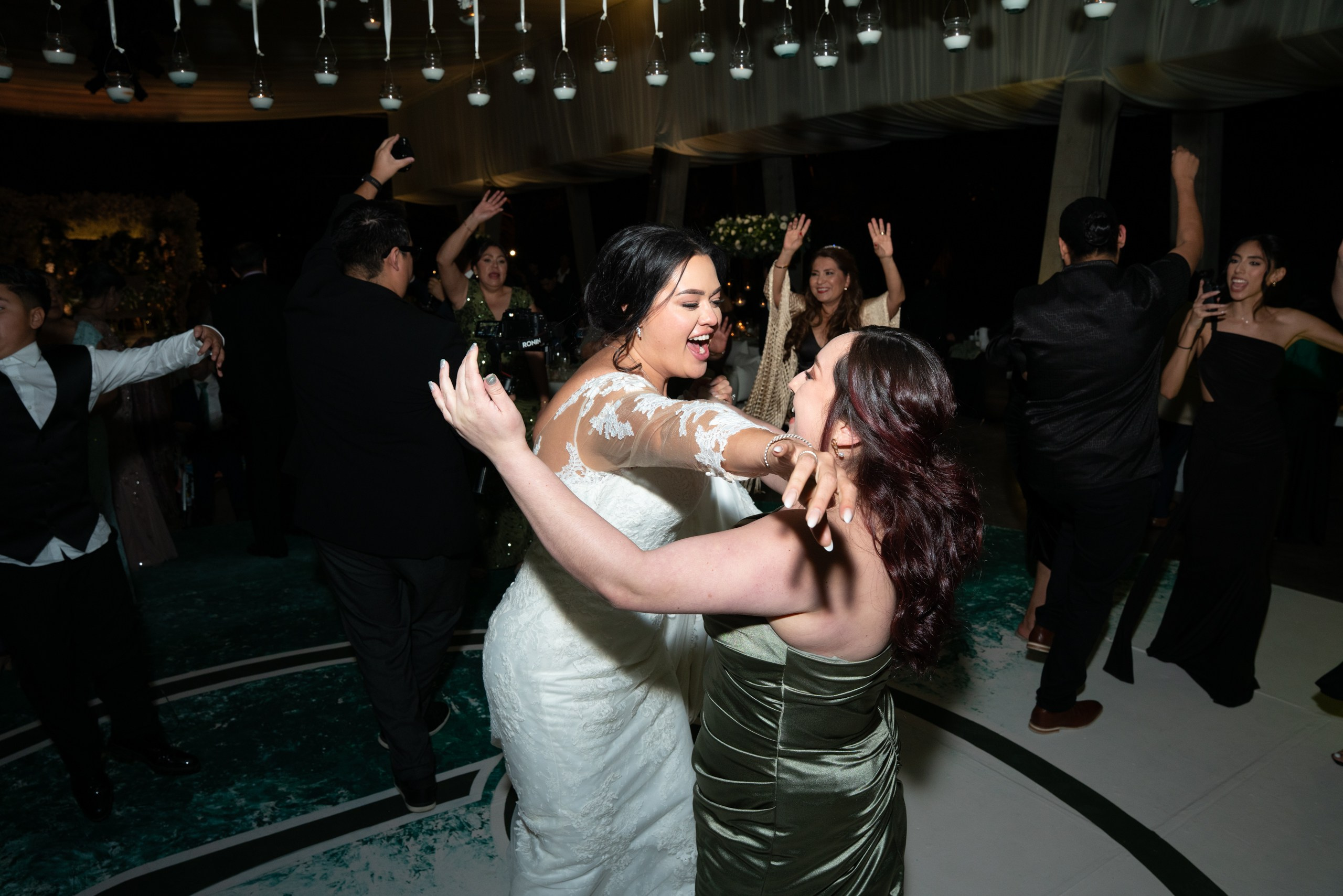 Daniel & Jannet. Elopement & Lifestyle Wedding Photographer