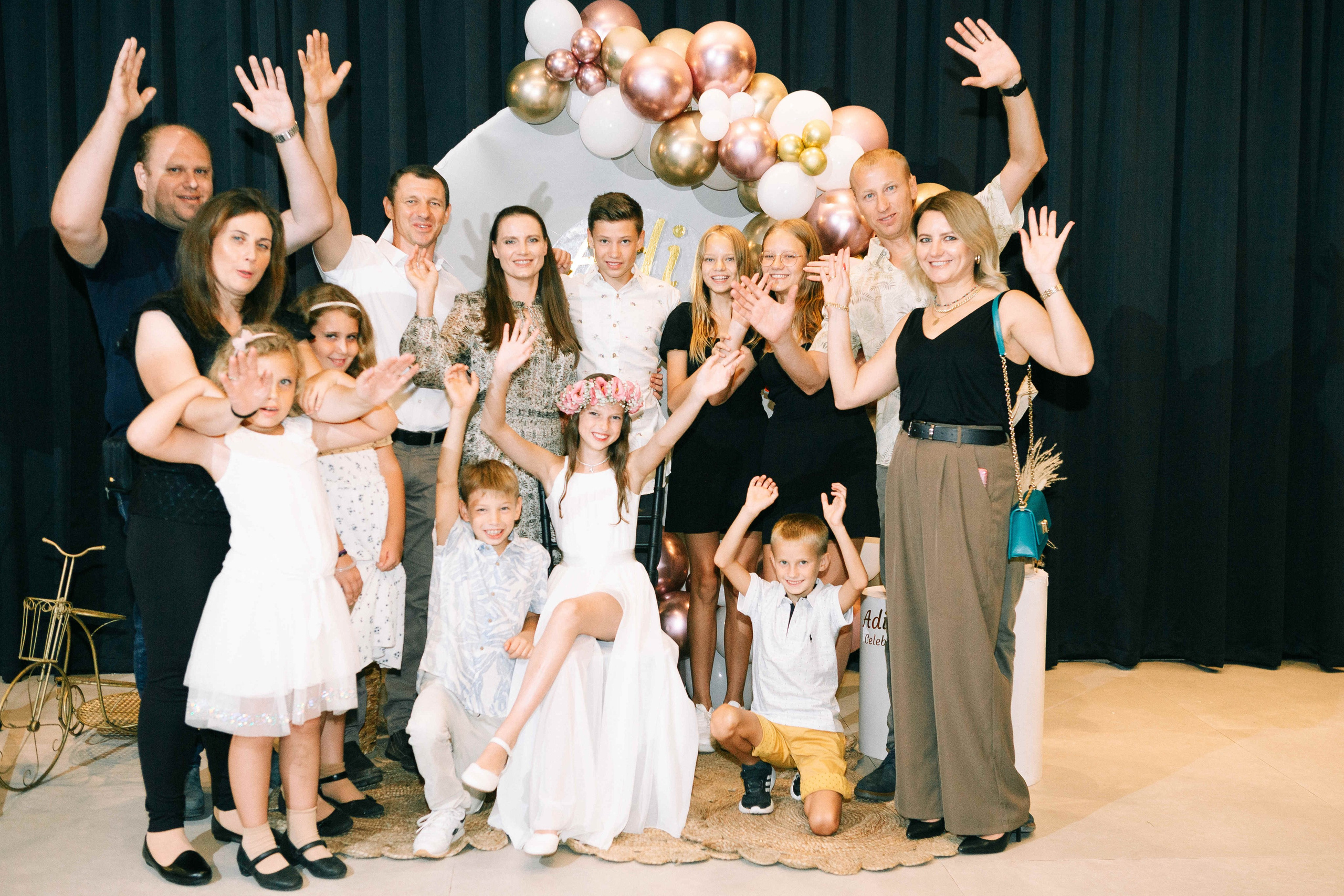 PARTY WITH FRIENDS. Https://shi-photo.com/