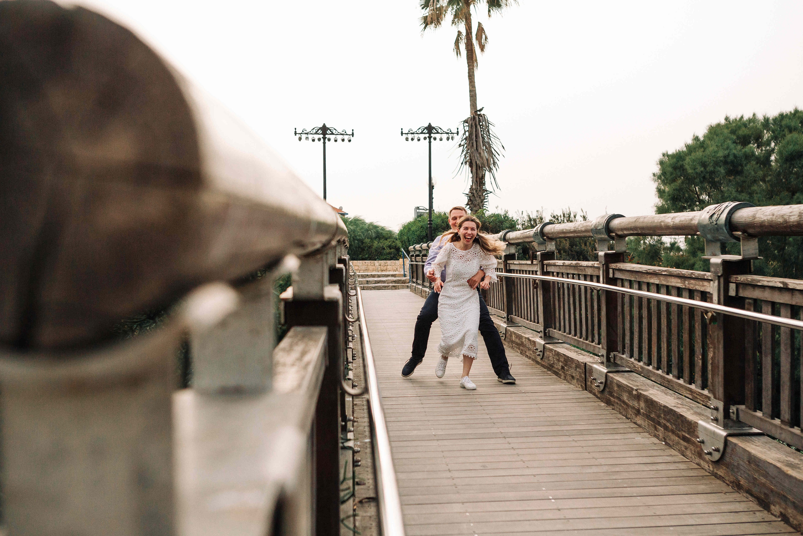 LOVERS IN JAFFO. PHOTOGRAPHER IN ISRAEL