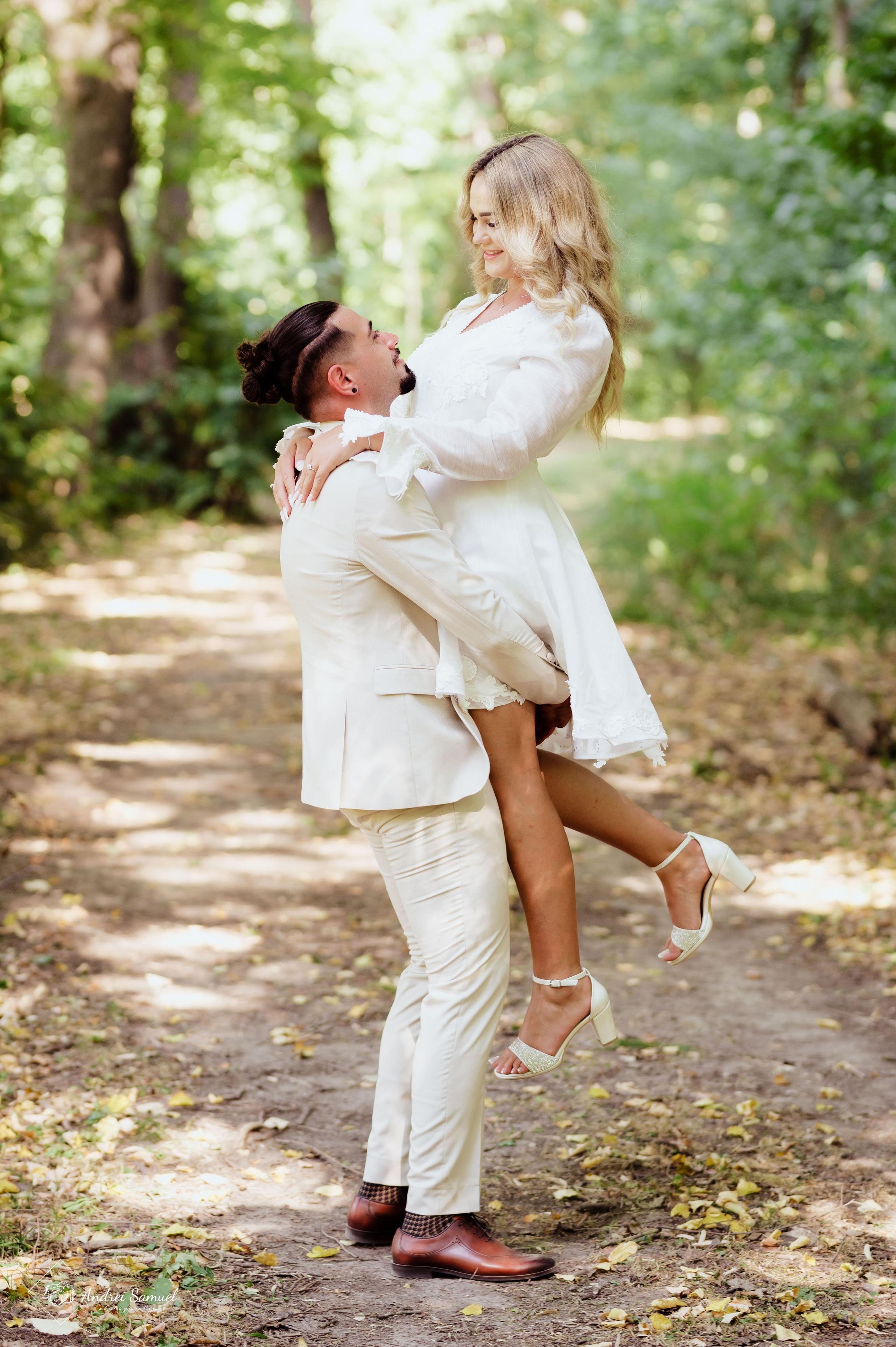 Valentina & Edi. Andrei Samuel – Fotograf București | Evenimente, Studio, Imobiliare, Produs