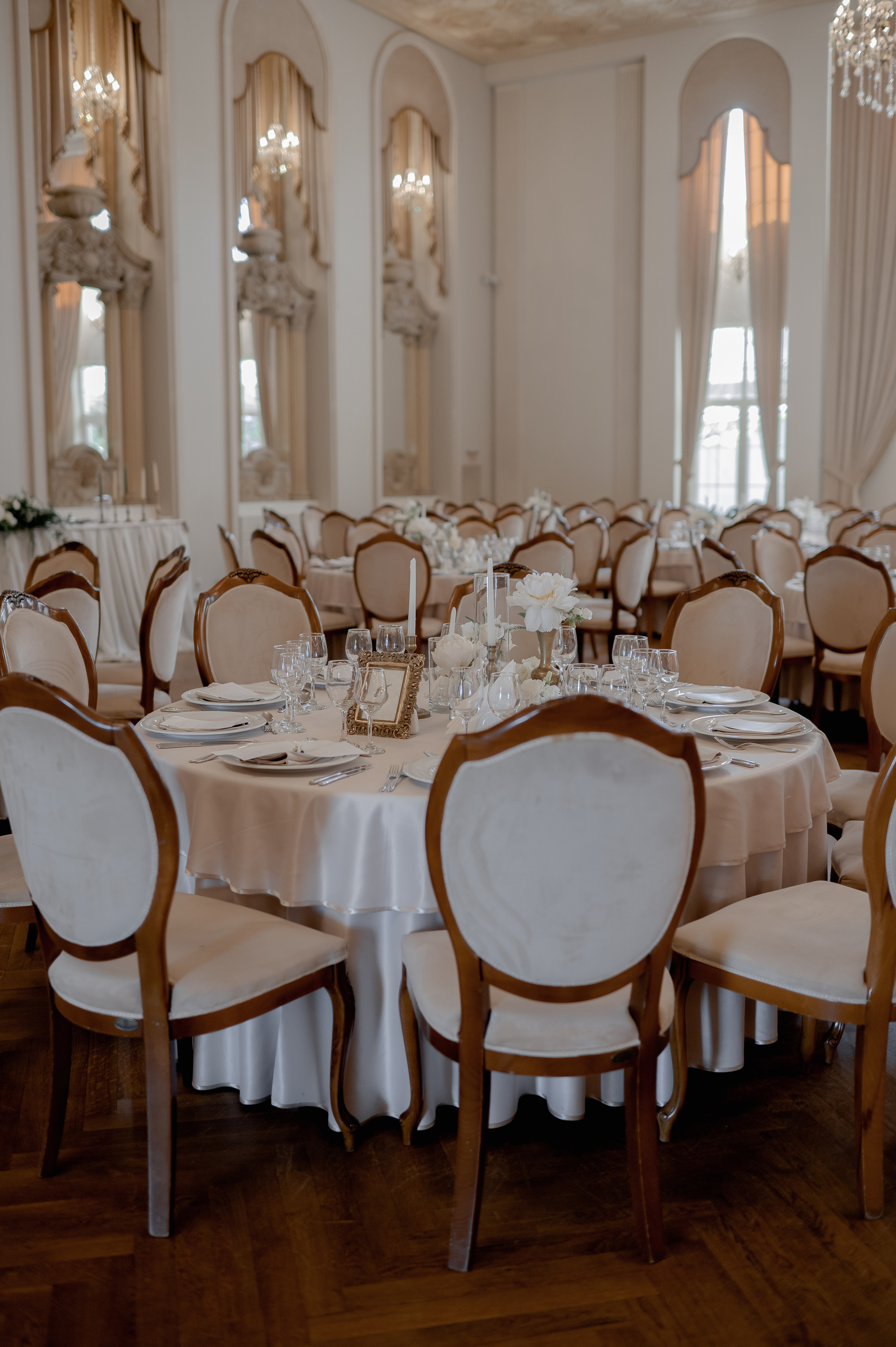 Celine and Alex | Classy wedding with a twist. Wedding photographer and videographer based in Timisoara, Romania