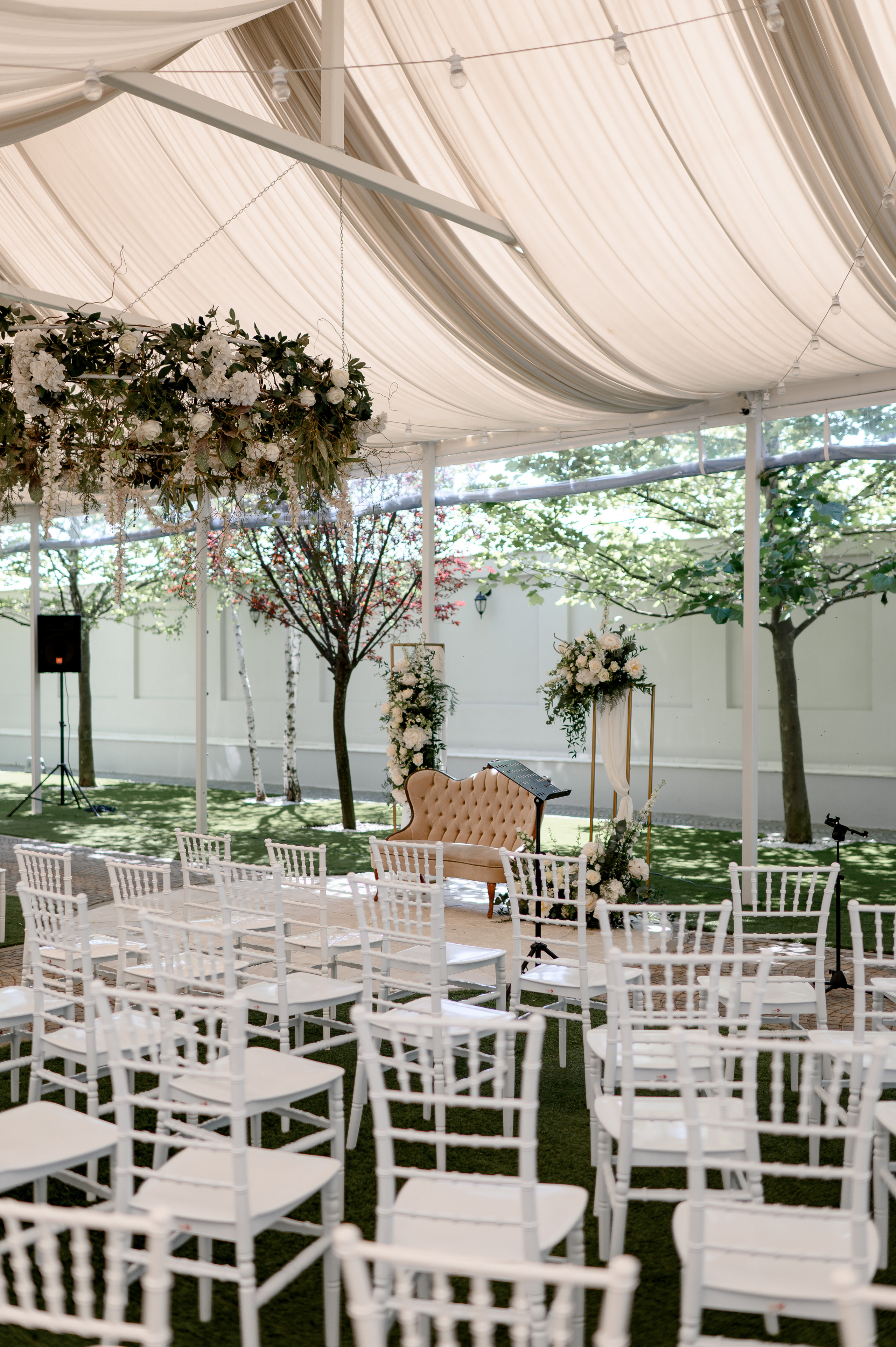 Celine and Alex | Classy wedding with a twist. Wedding photographer and videographer based in Timisoara, Romania