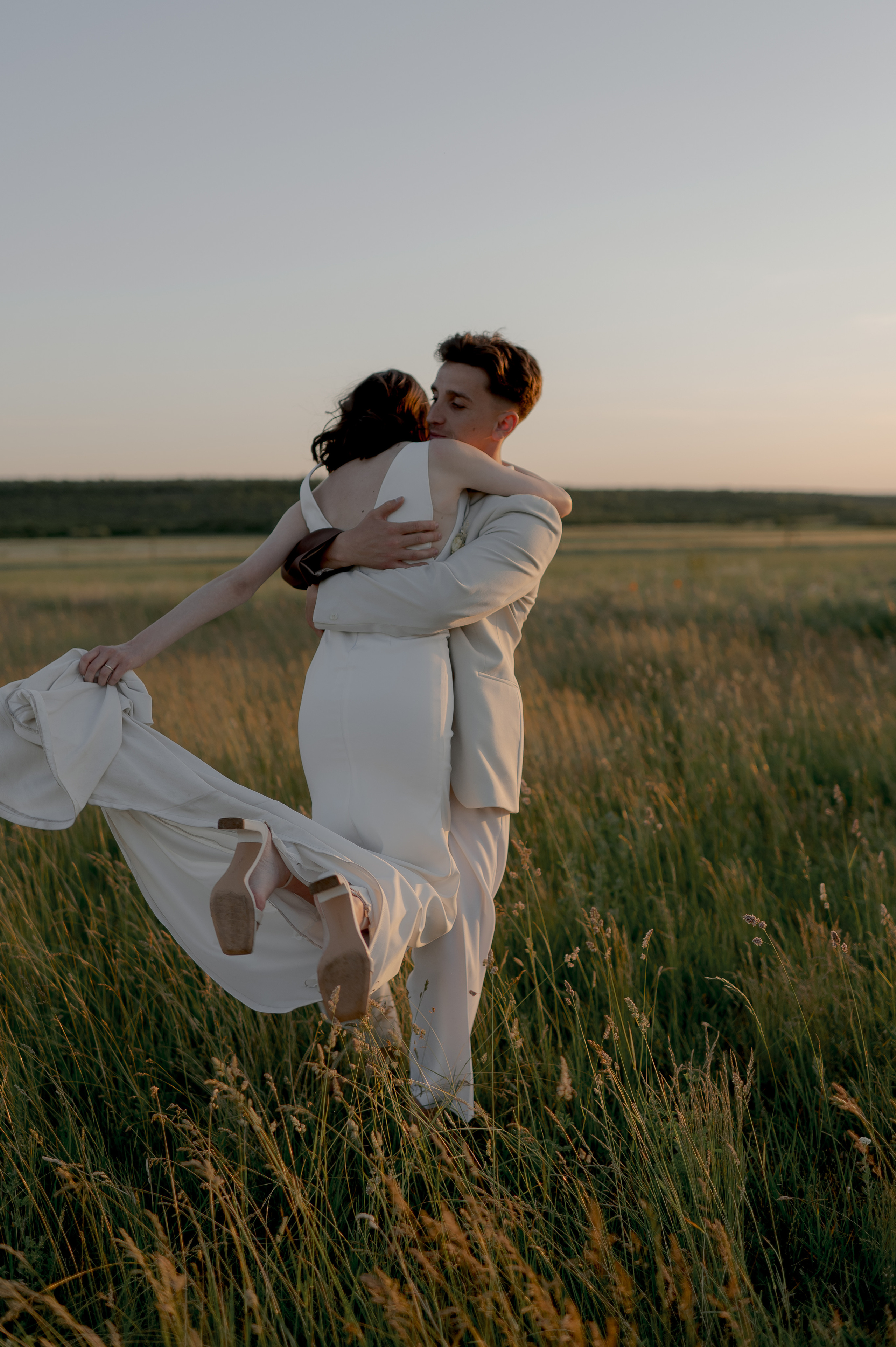 Barn wedding Romania, Province1965 Barn wedding, Rustic wedding venue Romania, Wedding photography Romania, Wedding videography Romania, Romantic barn wedding, Capturing wedding memories, Wedding storytelling, Professional wedding photographer, Cinematic wedding videos, Province1965 Barn photographer, Memorable wedding moments, Dream wedding photography, Stunning wedding videography.