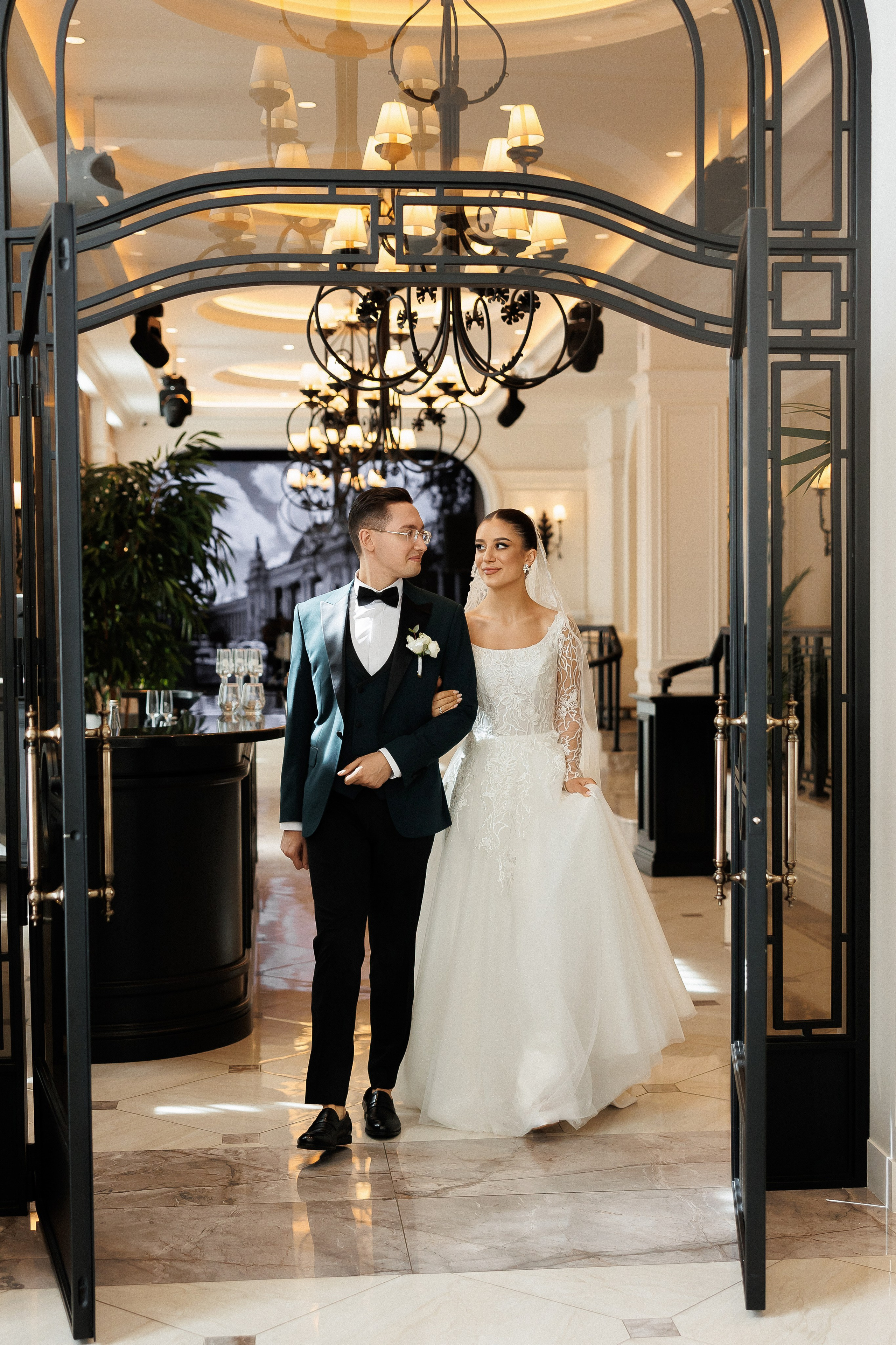 Serghei & Erica — Queen Residence. Servicii Foto și Video 067188353