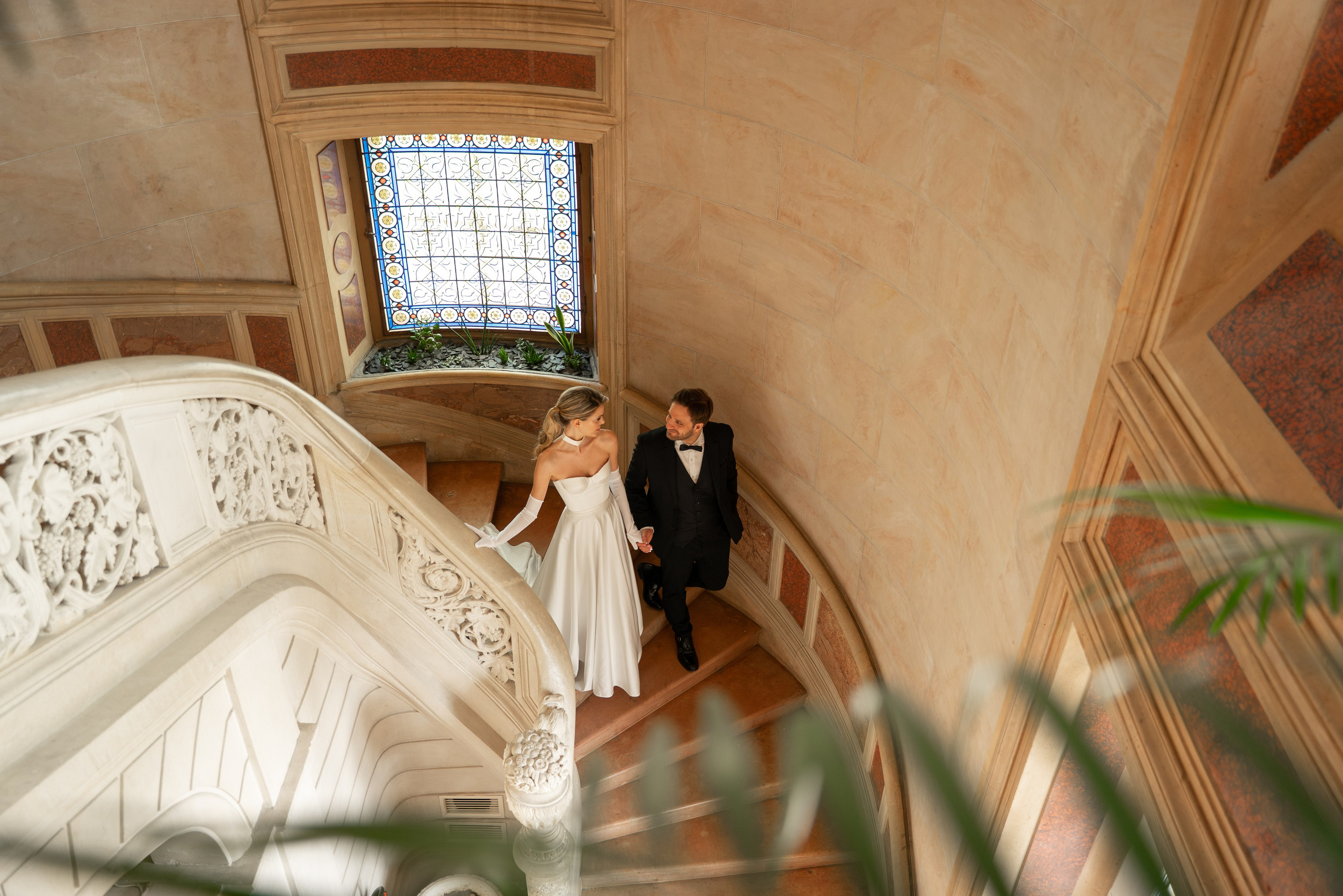 Chateau elopement inspiration. Wedding photographer in Paris Oksana Shum