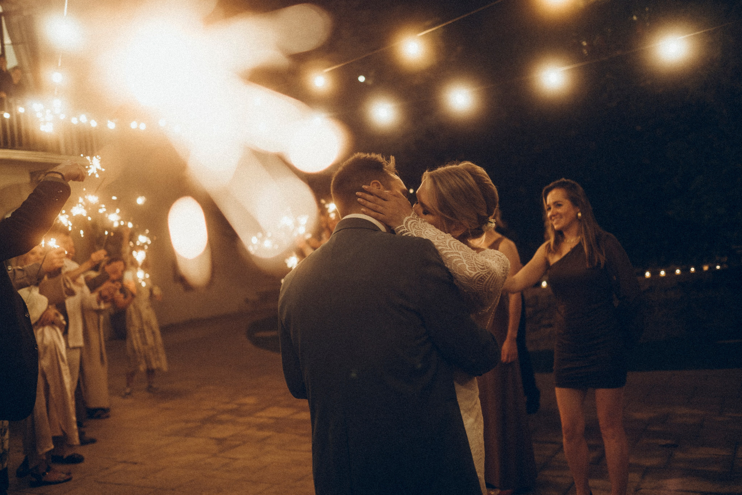 Nadezhda & Dmitry. Masia Mas Coll. Paola wedding photographer / videographer in Barcelona