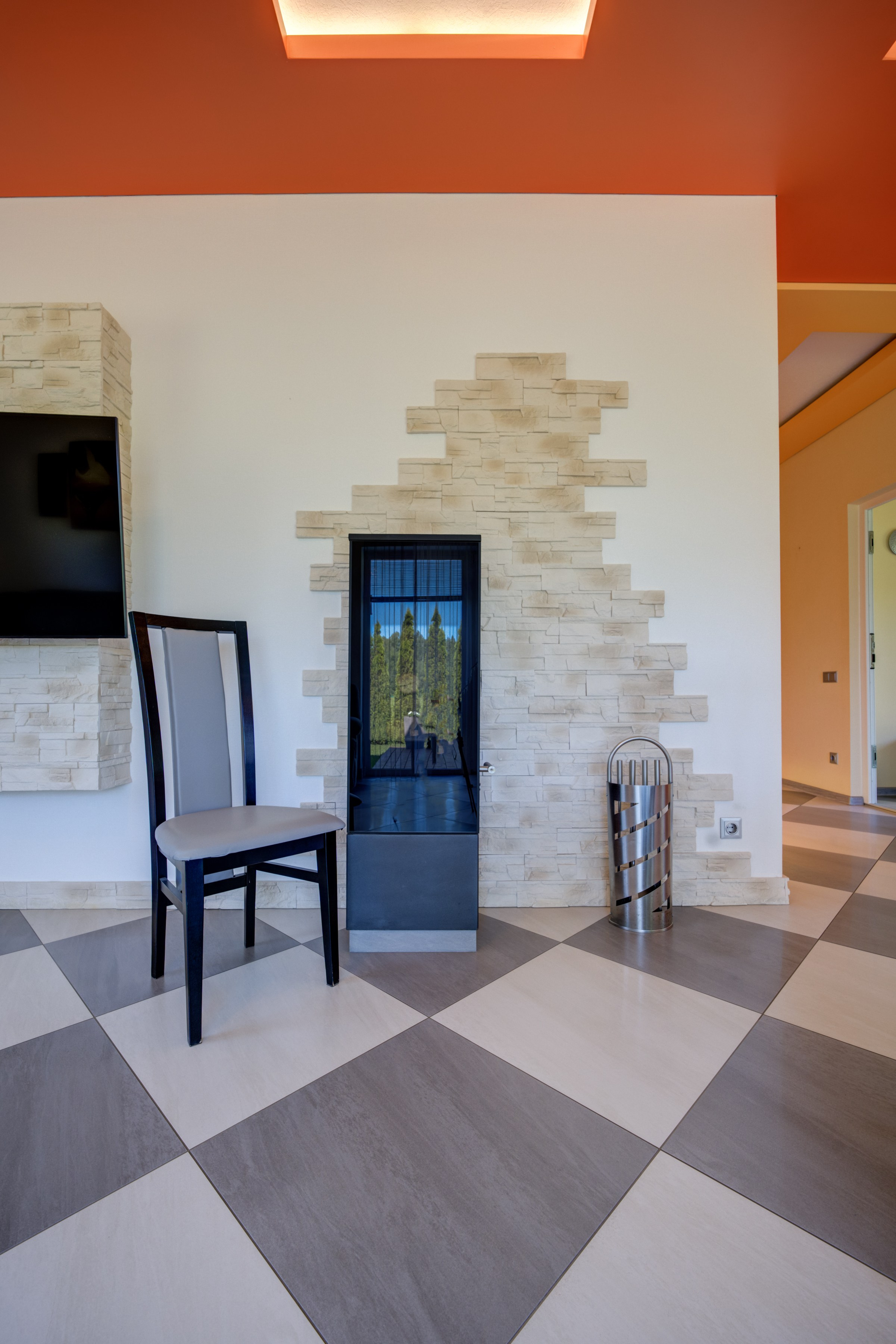 Žudiškių k. Ežero g. 70, Rešes sen. Elina Sapiega fotografė Vilniuje