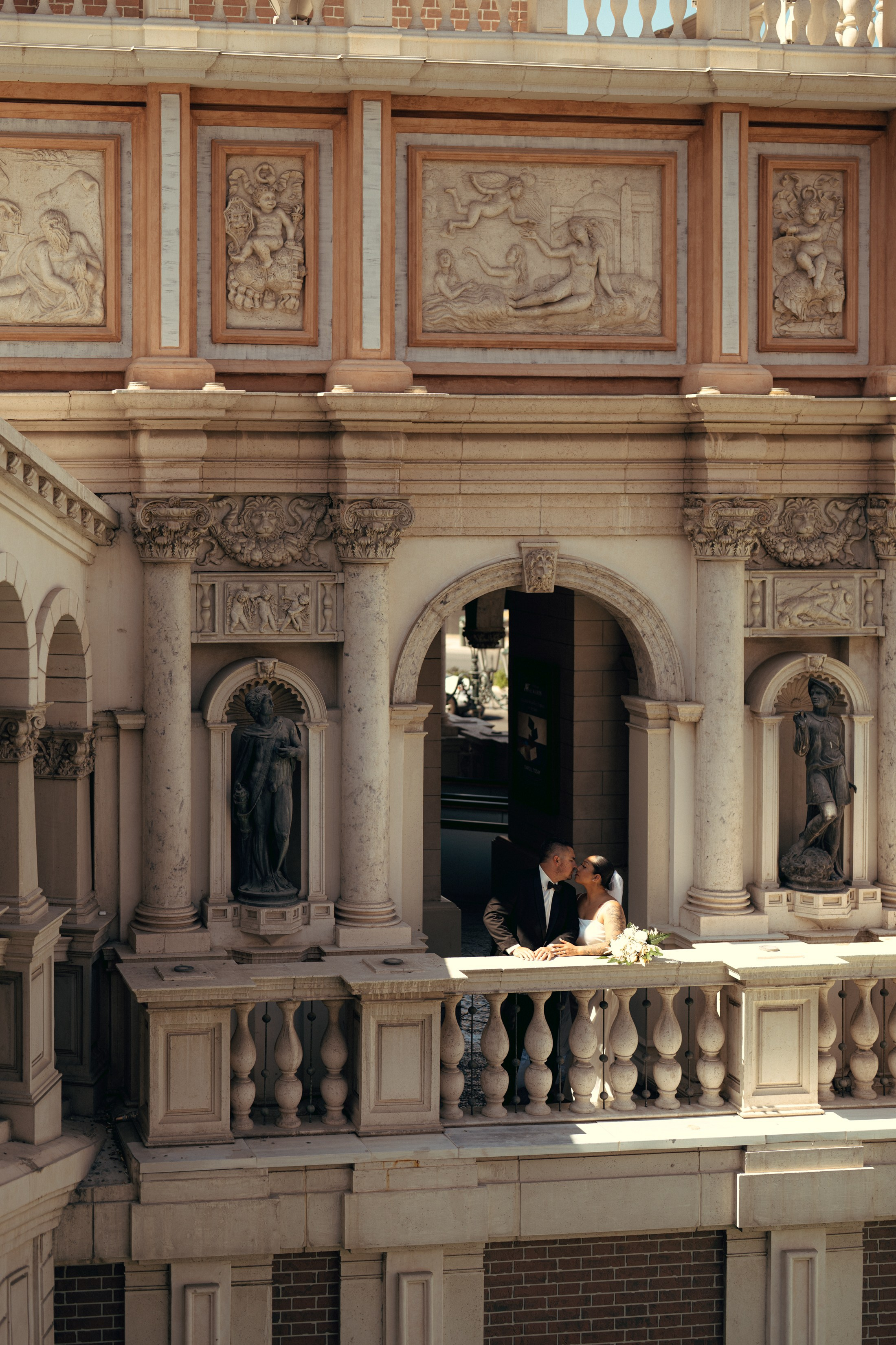 Noelani&Alex. Wedding & elopement photographer Viktoriya Kravtsov. Las Vegas