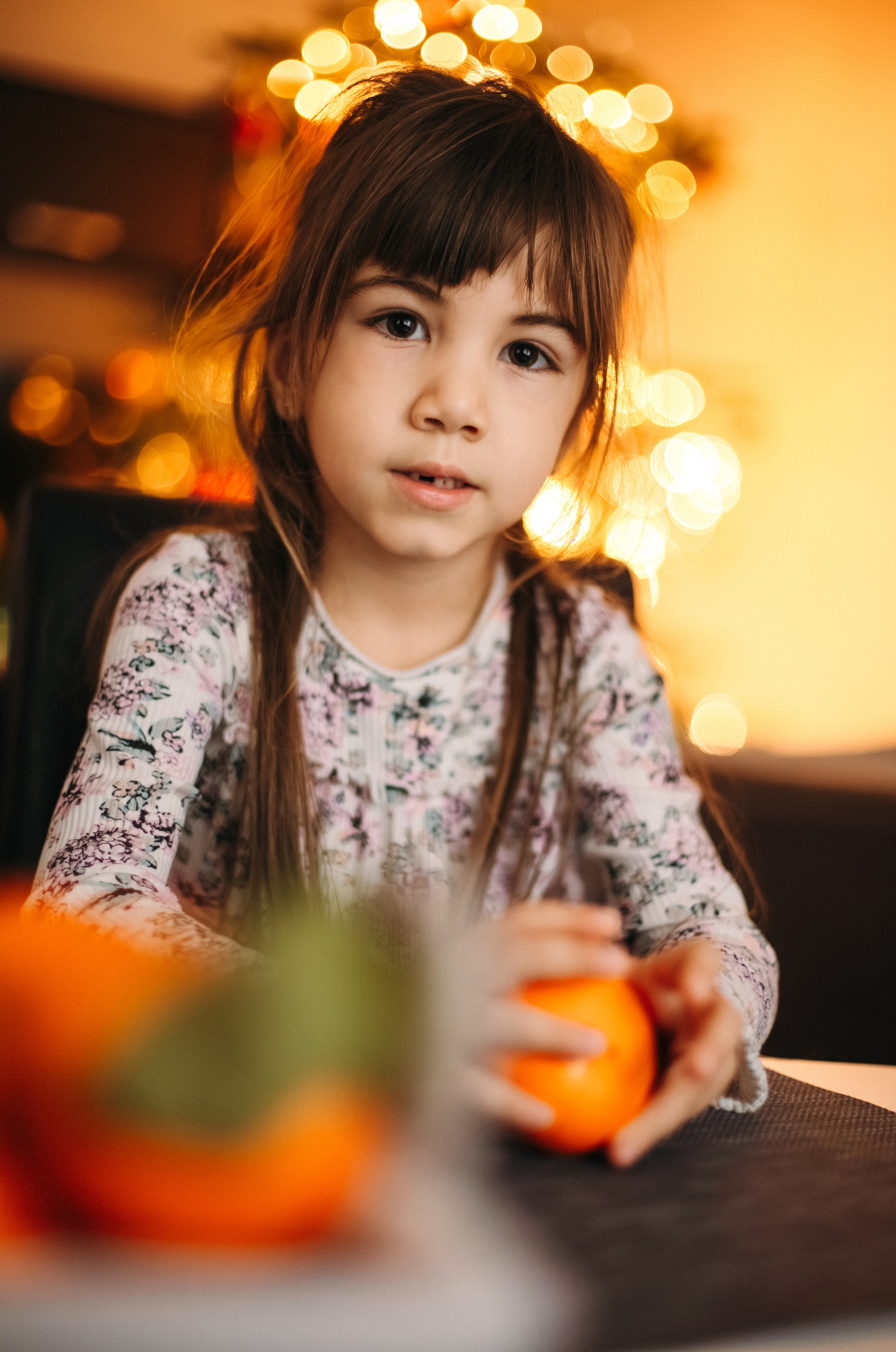 Ședință foto de Crăciun acasă, Amara și Ionuț. Fotograf de familie în Oradea Katsiaryna Ciortan