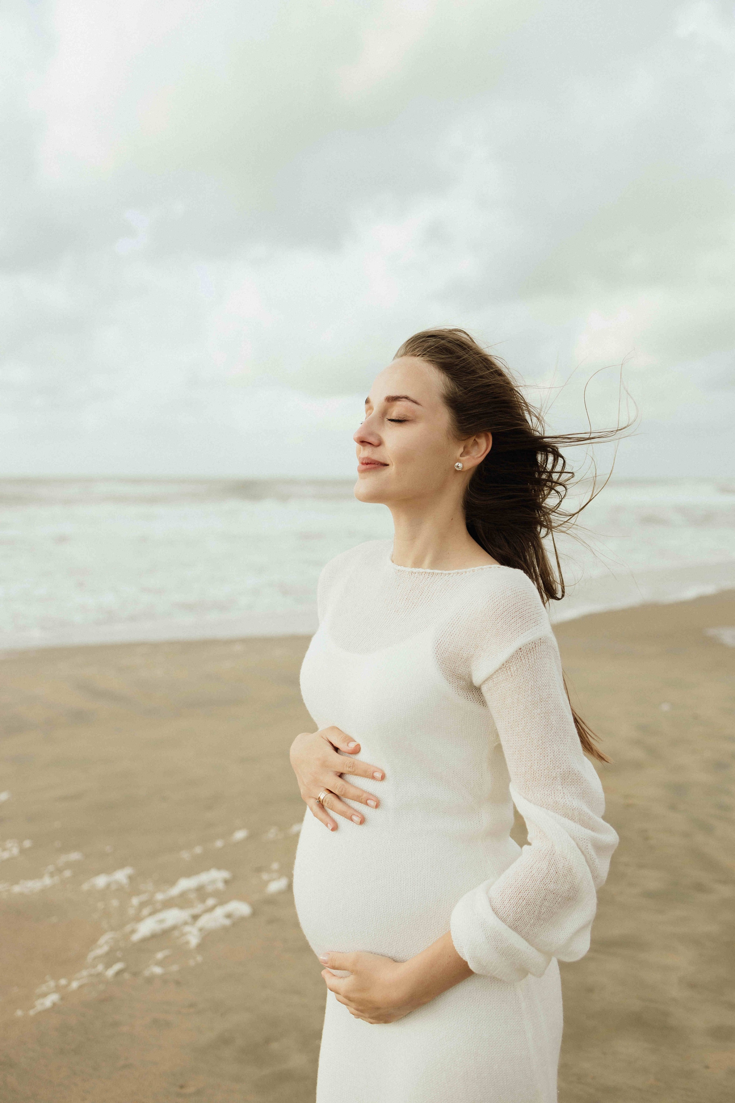 By the ocean. Newborn, Maternity & Family Photographer in Charlotte, North Carolina | Arhipova Julia