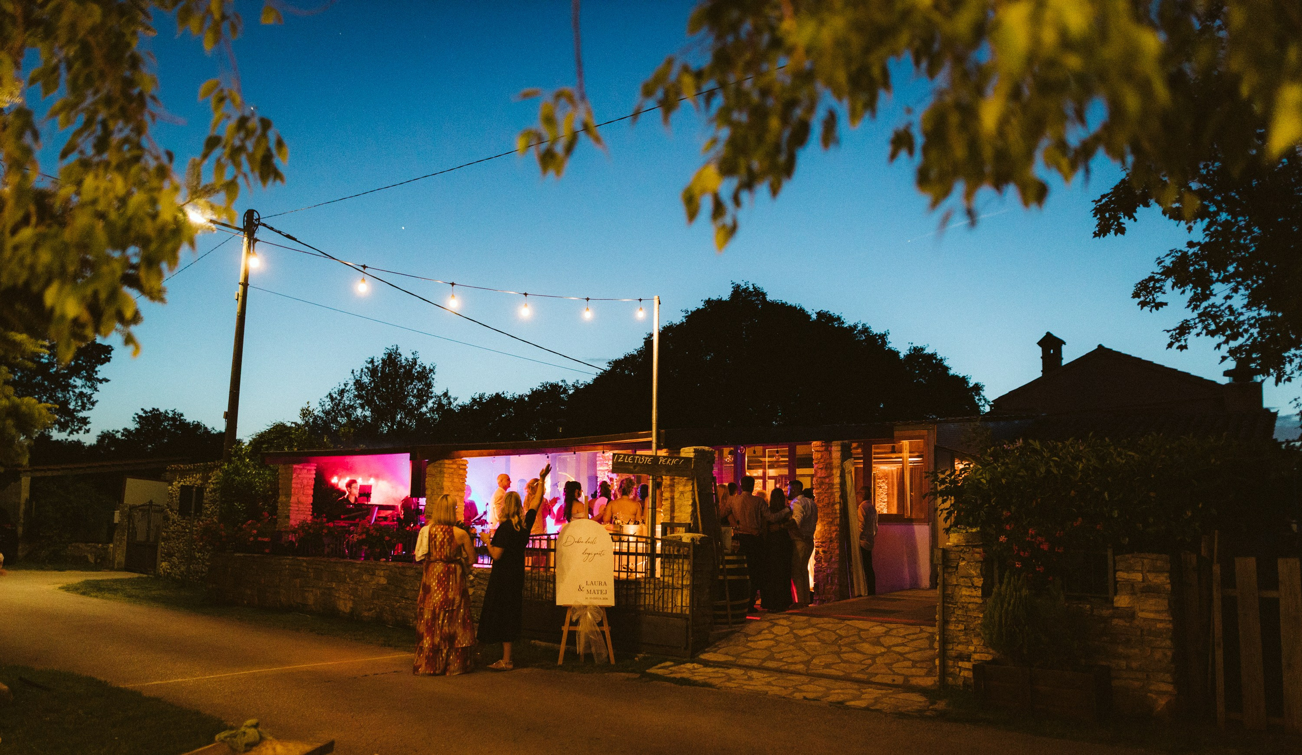 Weddings. Capturedwell