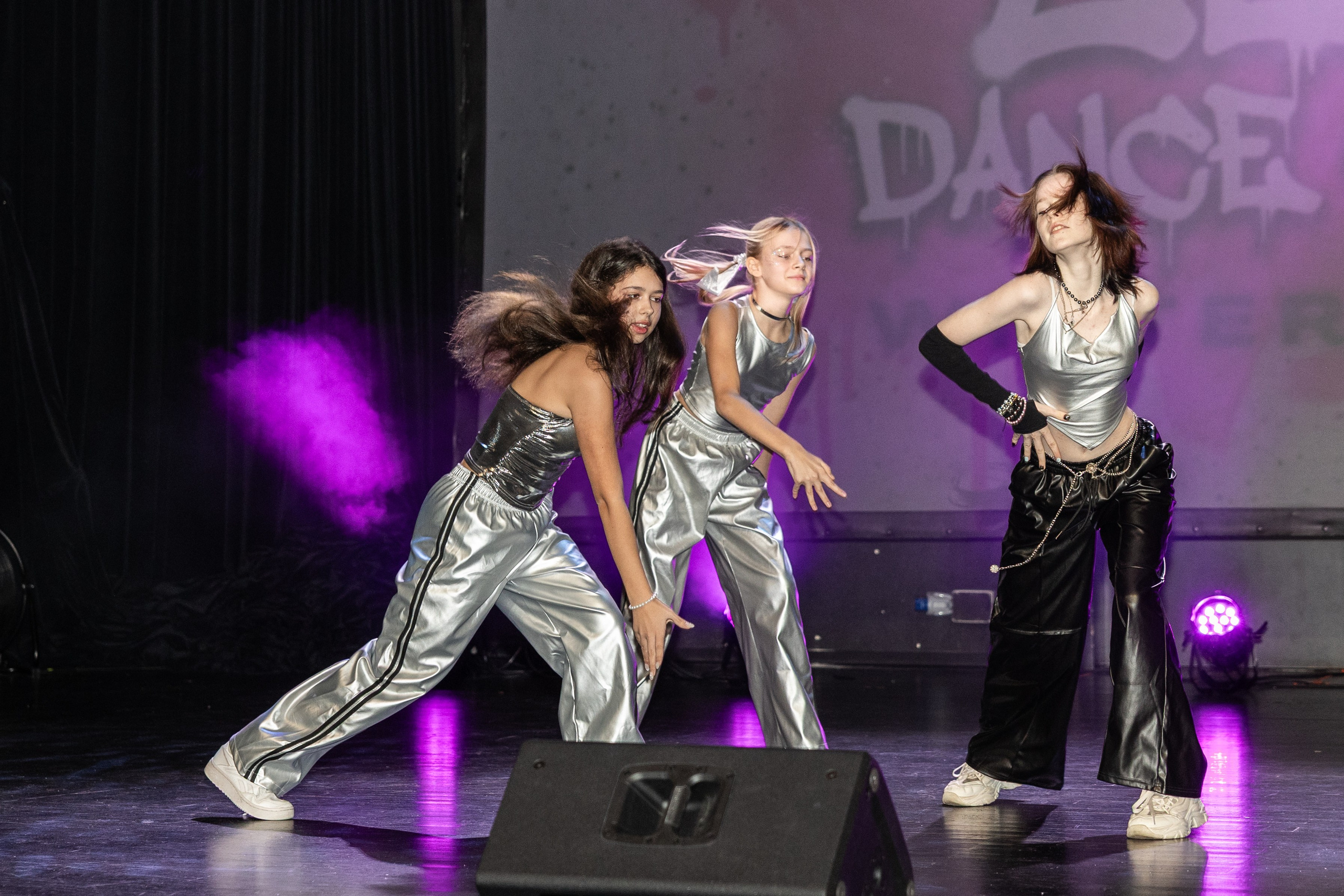 LEO DANCE SHOW WINTER 2025. Семейный и детский фотограф в Варшаве Мила Бобровская