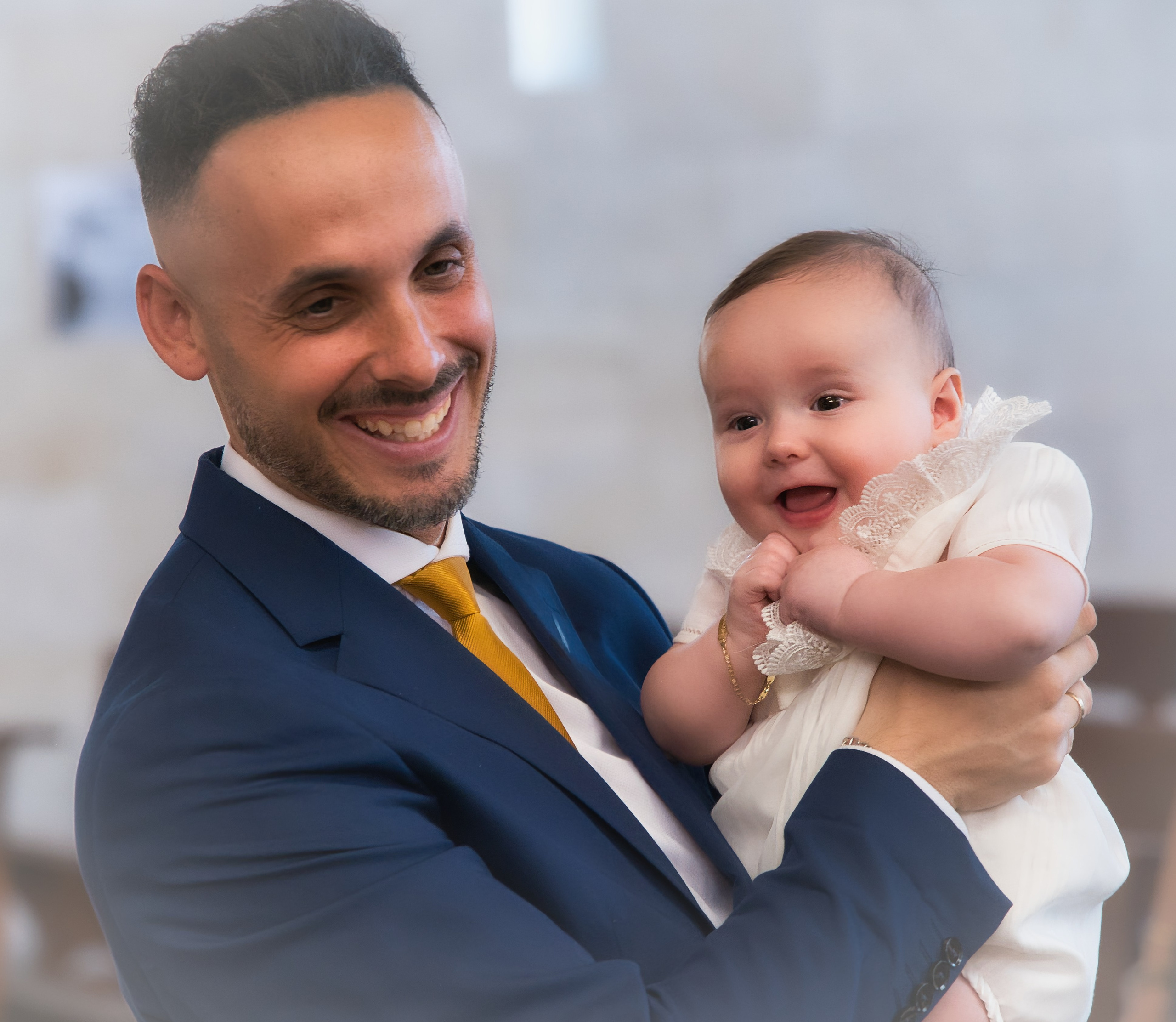 Fotografía de familia en Córdoba. Sesiones naturales y llenas de emoción. Fotógrafo y videógrafo en Córdoba (España)