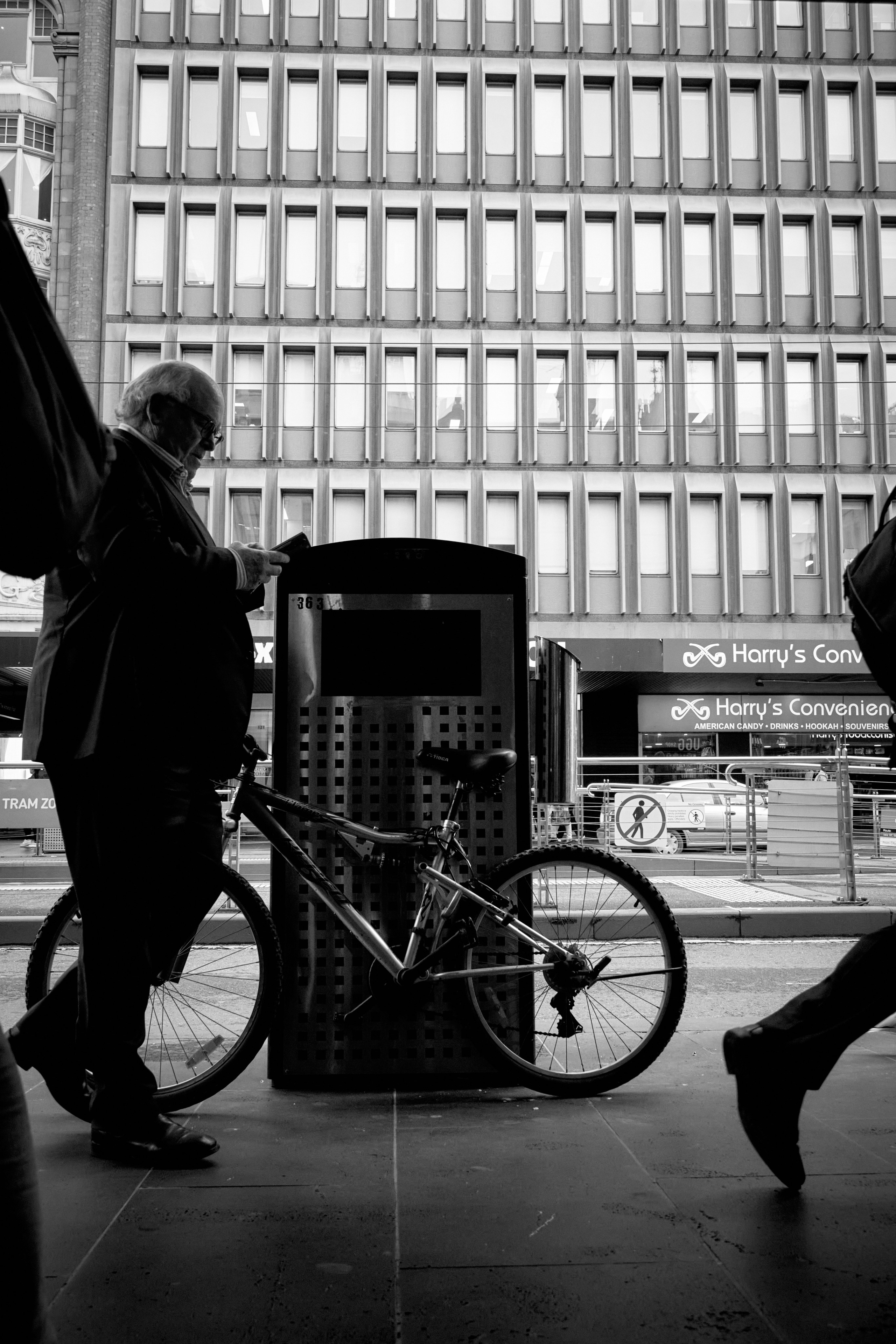 Melbourne Street Photography 2025. CARTER BNW