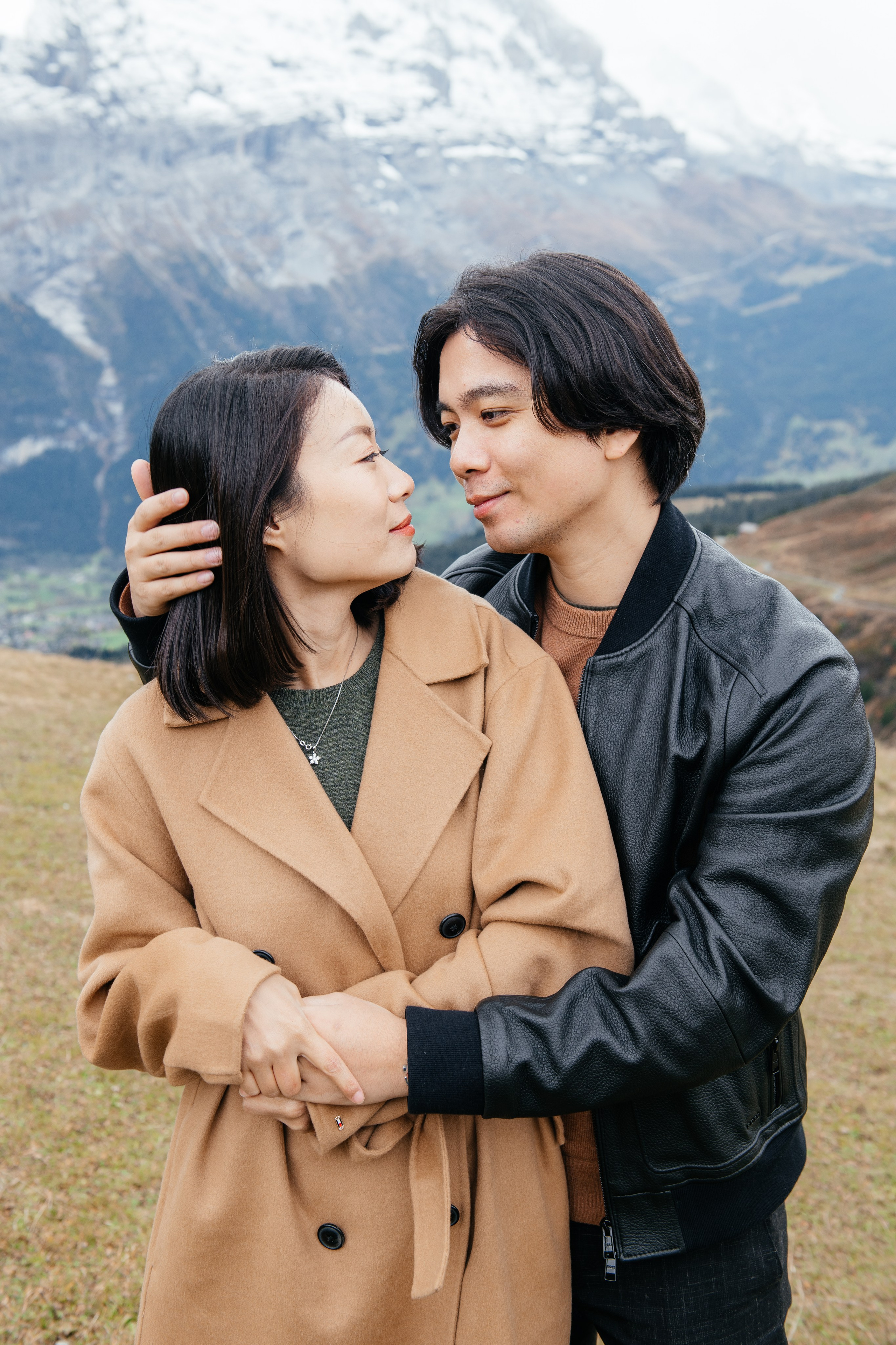 Kaiwen & Xiaoming Grindelwald, Switzerland. I am Elena Altendorfer. Wedding photographer in Zurich and Switzerland