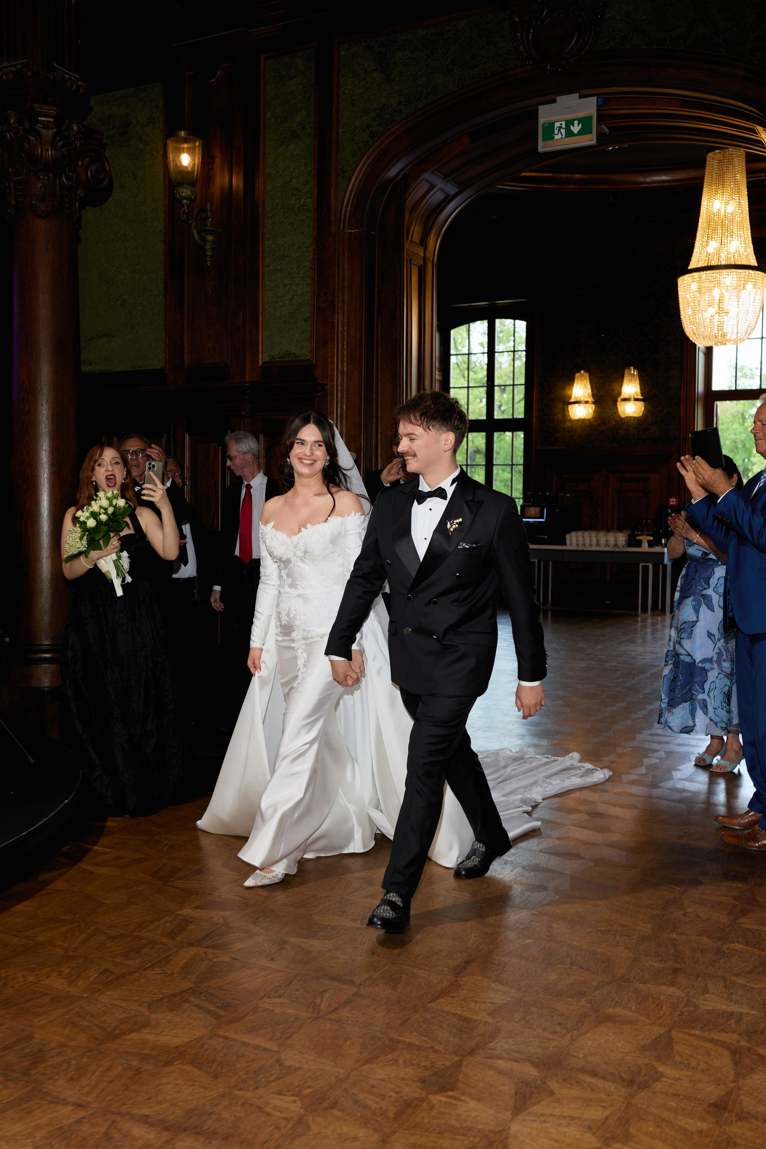 Wiktoria & Kacper. Pałac Goetz. Fotograf ślubny i rodzinny w Krakowie Yana Klymova
