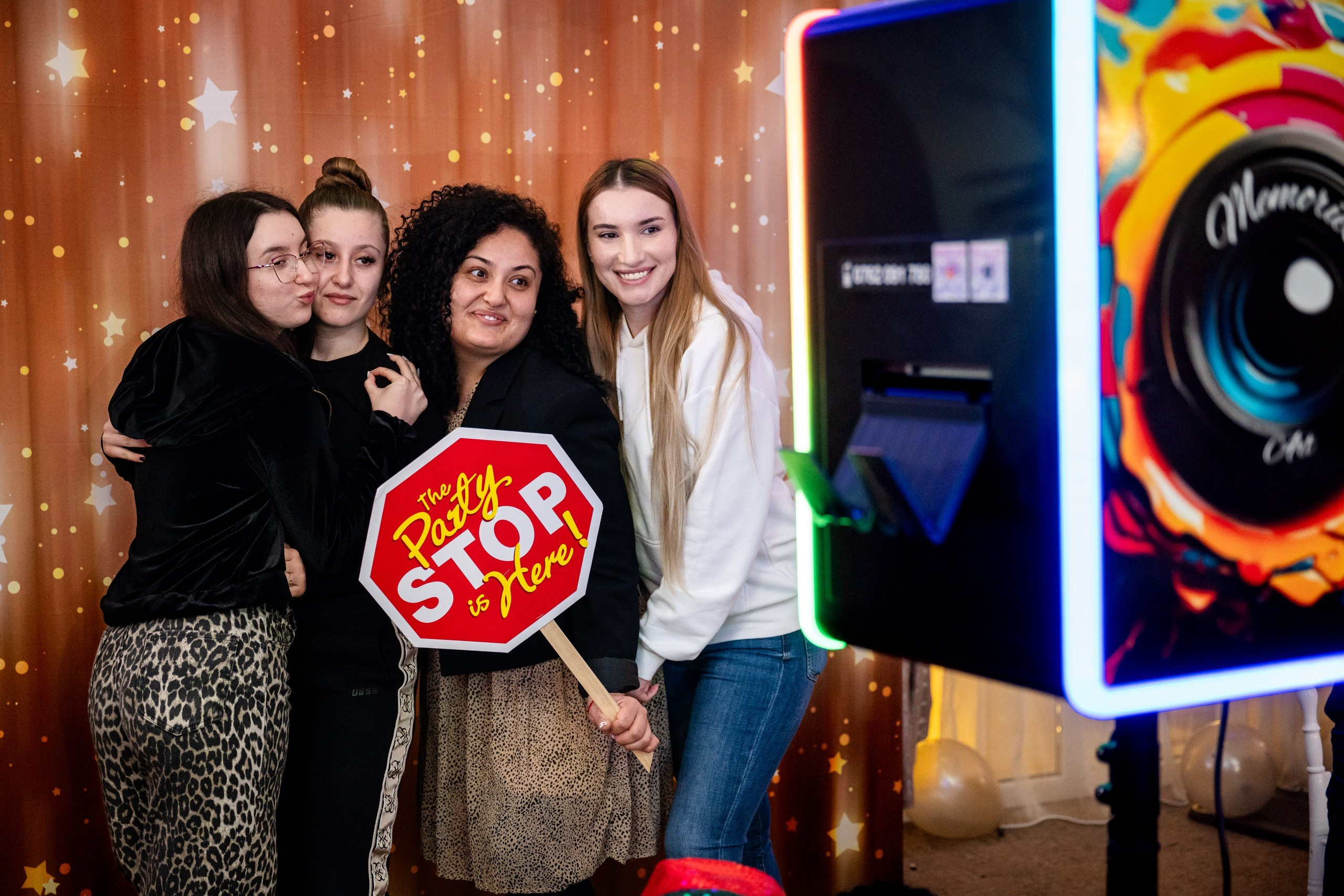 Cabină foto cu led. MOMENTsFILM — Foto-Video wedding & more