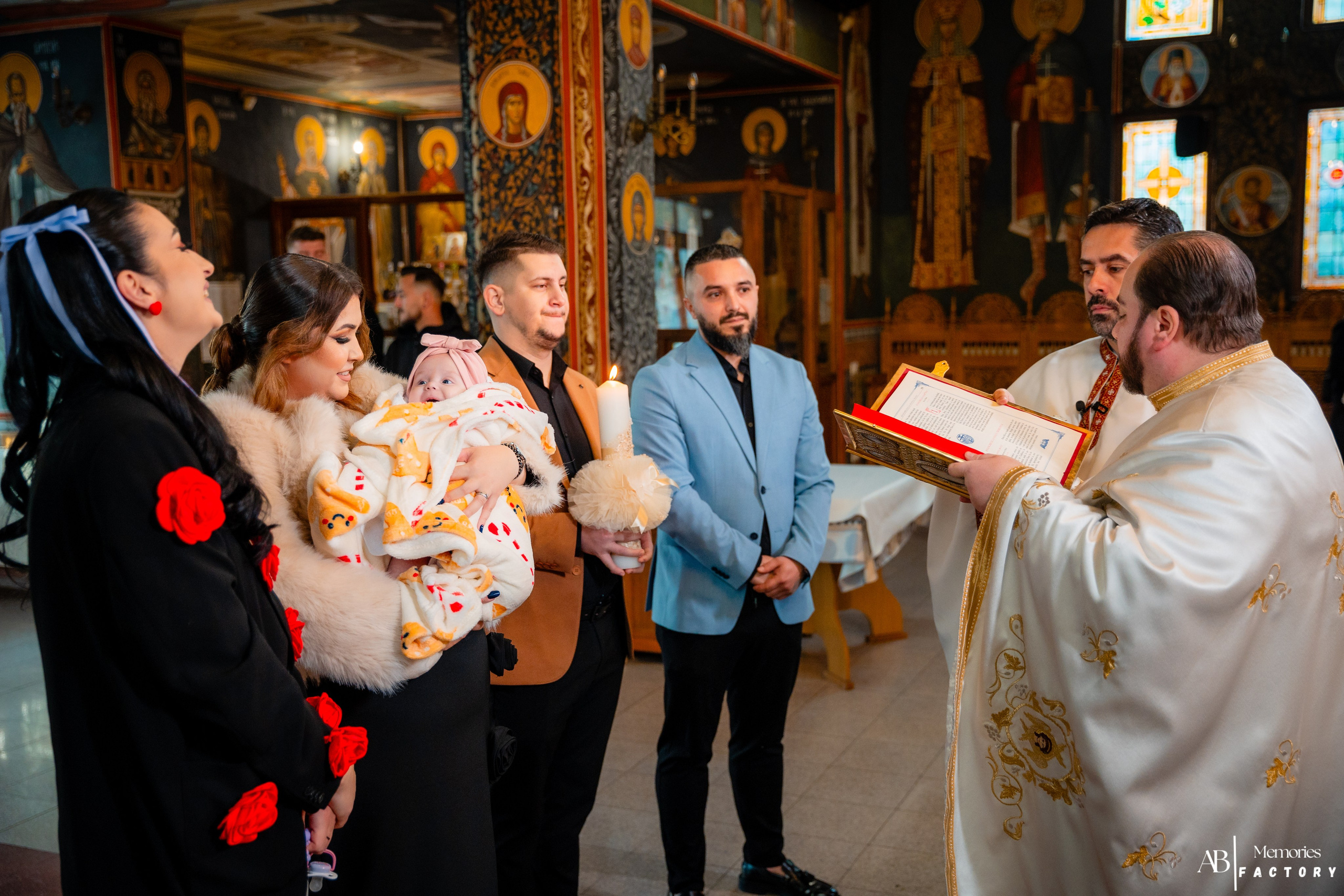 Baptism | Luna Maria. Bordeiionutfotograf