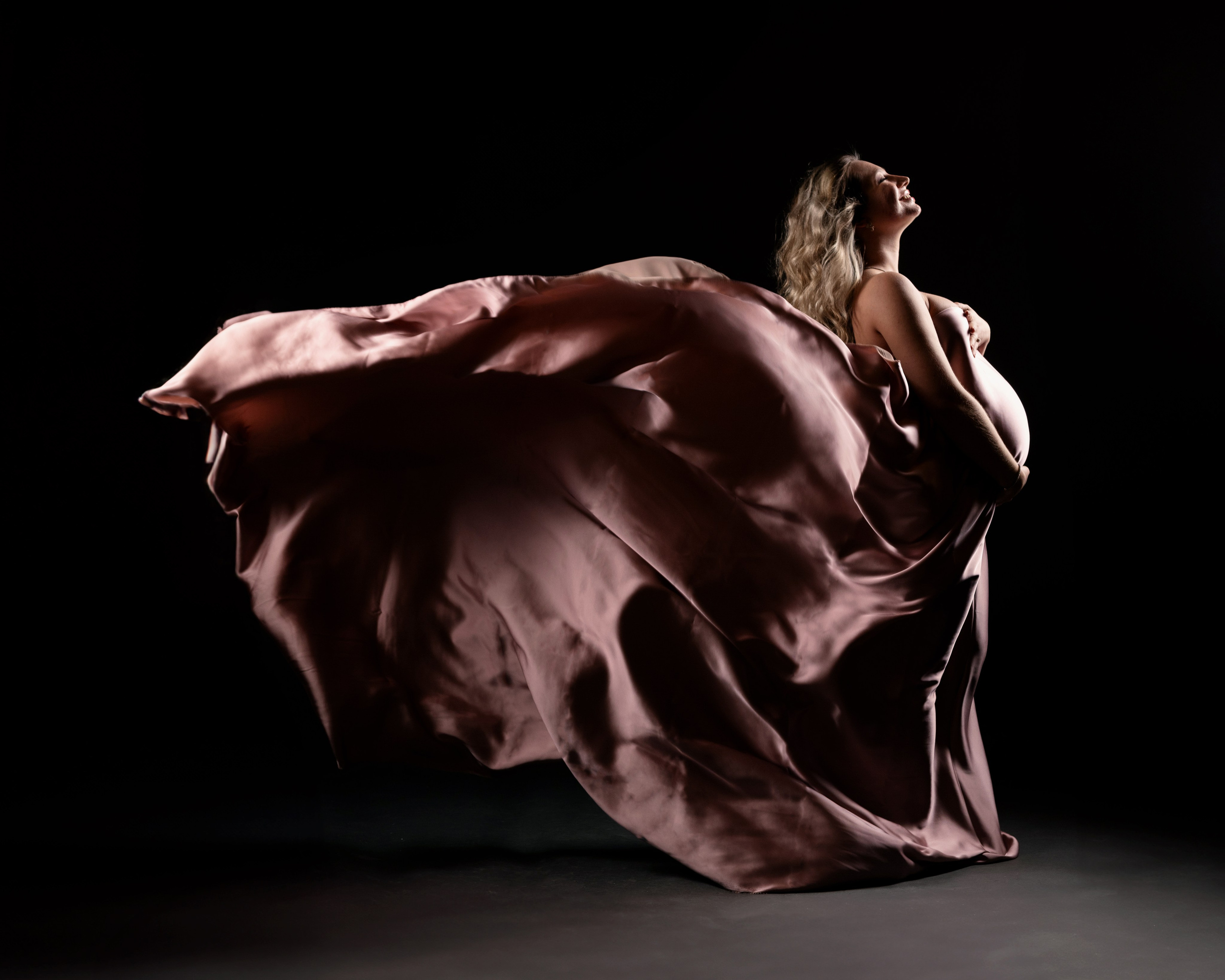 HAPPINESS. Anastasiia Antoniuk portrait, family and couple photographer, Portugal