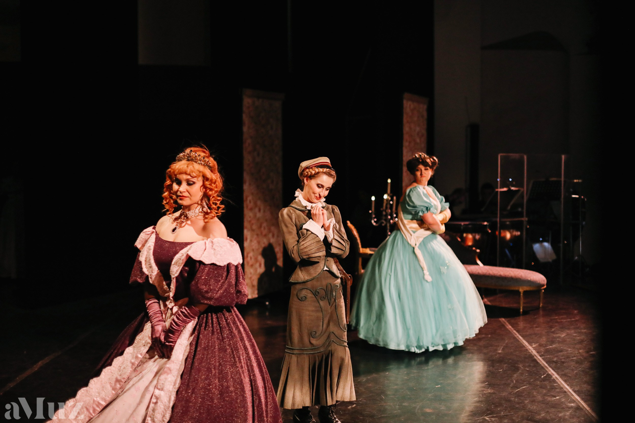 Opera Łąkowa. Fotograf Ślubny Warszawa - Sesje Biznesowe Rodzinne Eventy