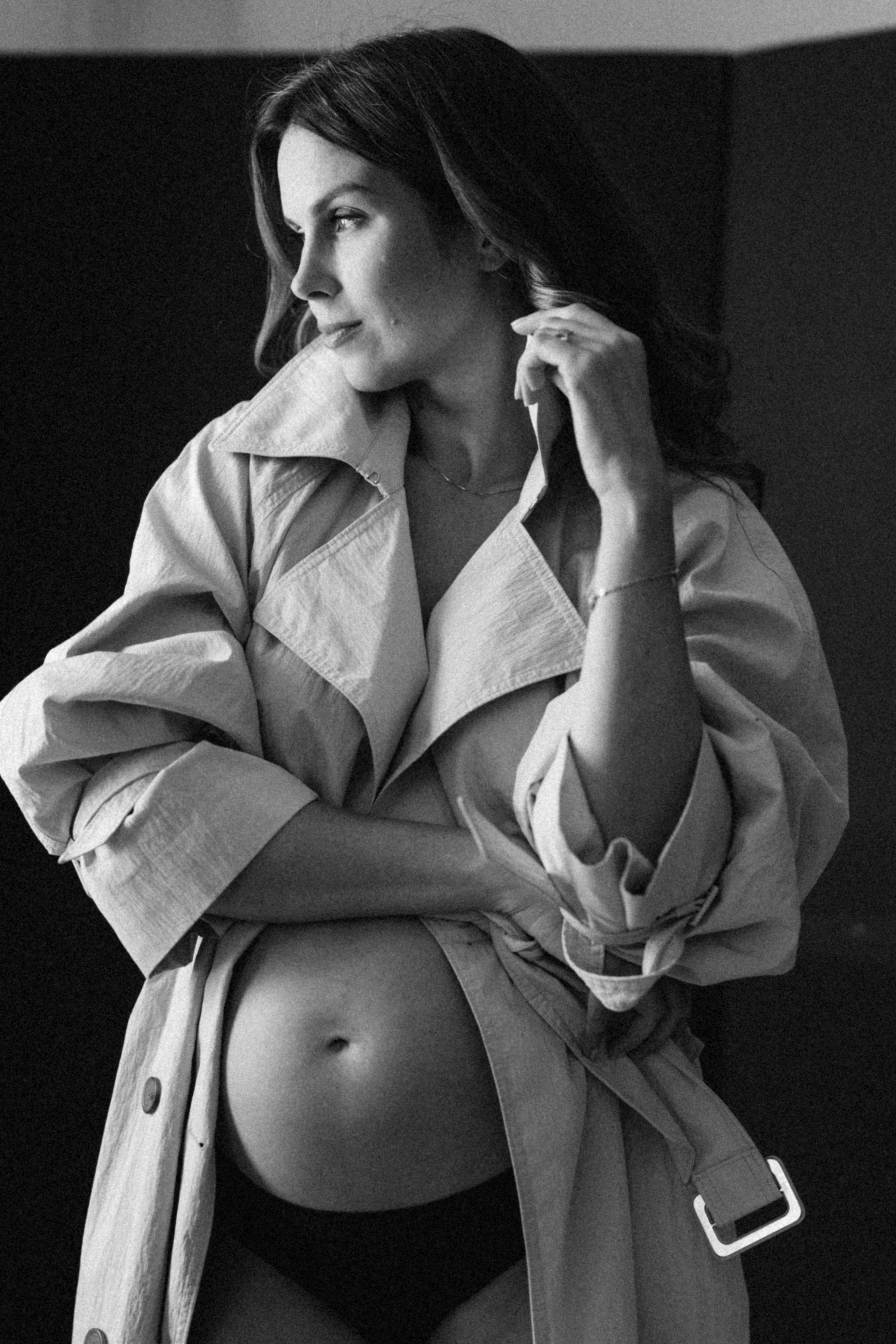 Kathleen. Modern maternity photographer in Long Island New York