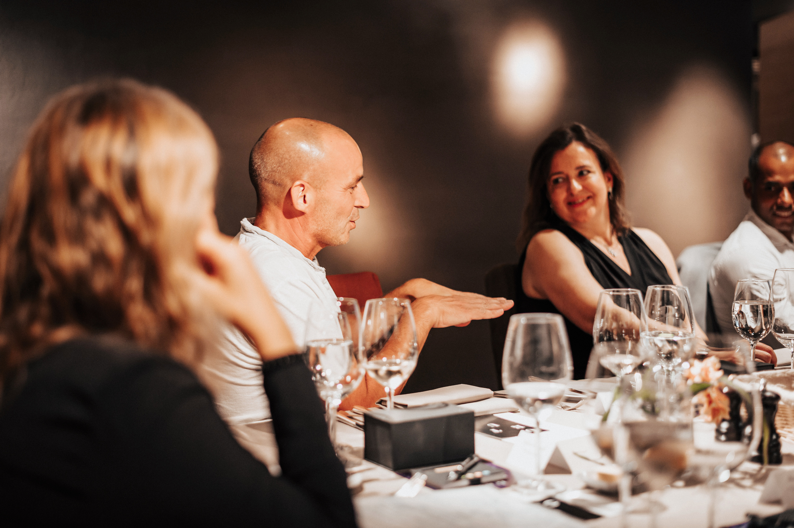 THE ORTUS CLUB. Ich bin Max, Designer, Art & Hochzeitsfotograf aus Germaringen