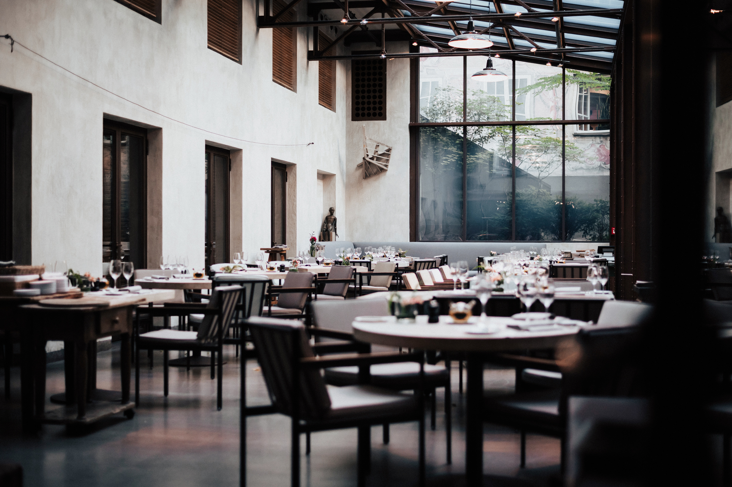 THE ORTUS CLUB. Ich bin Max, Designer, Art & Hochzeitsfotograf aus Germaringen