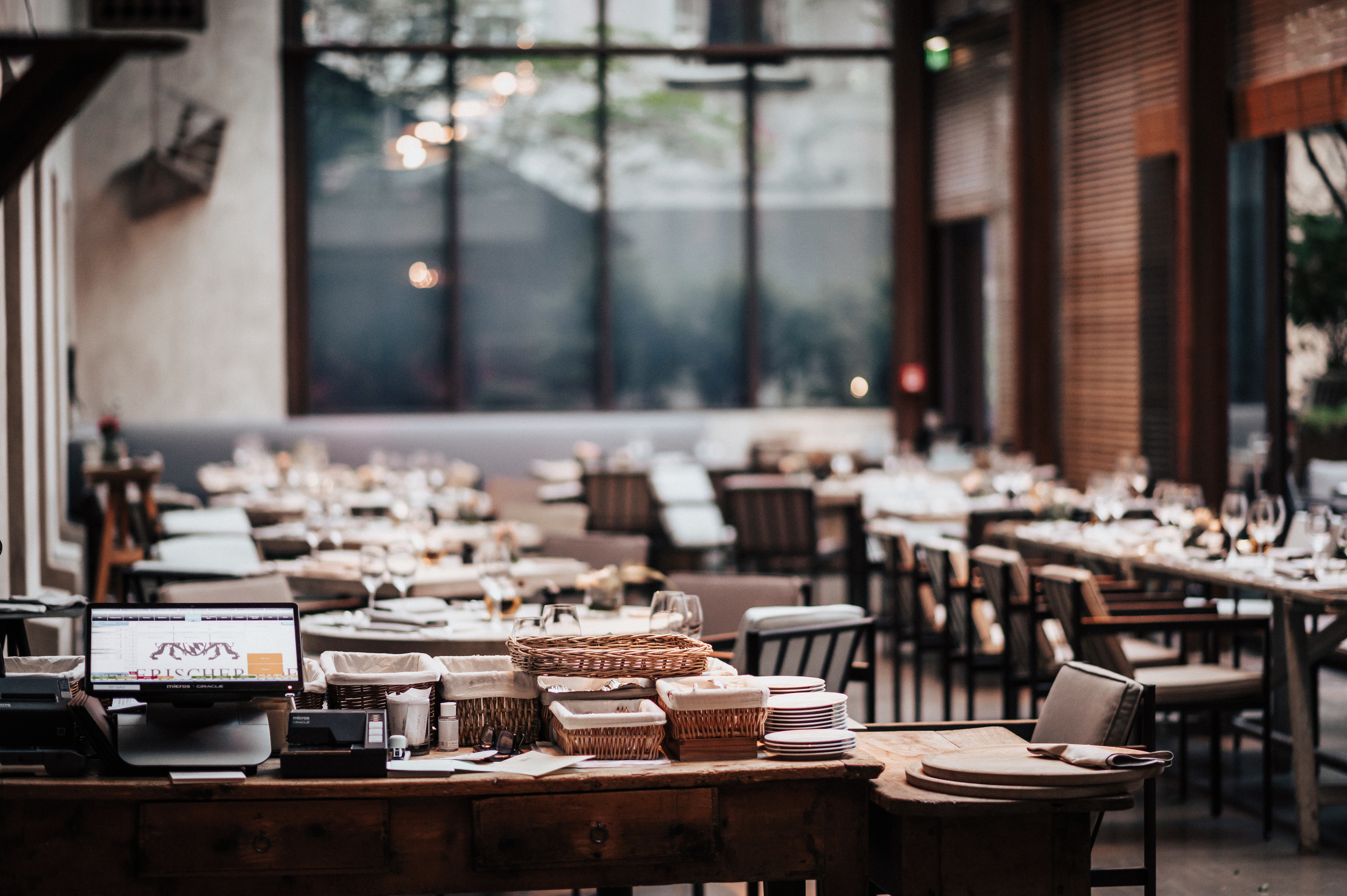 THE ORTUS CLUB. Ich bin Max, Designer, Art & Hochzeitsfotograf aus Germaringen