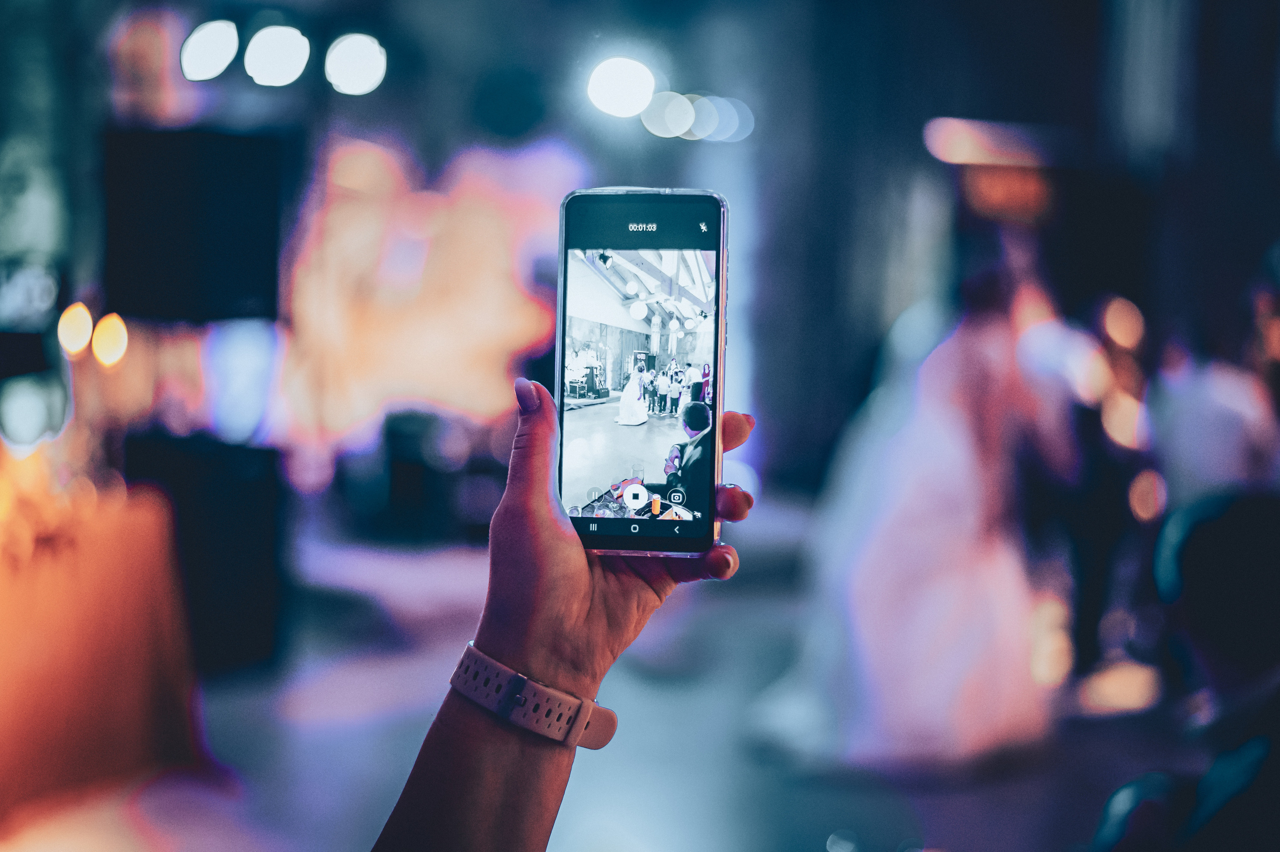 JULIA & ALEX. Ich bin Max, Designer, Art & Hochzeitsfotograf aus Germaringen