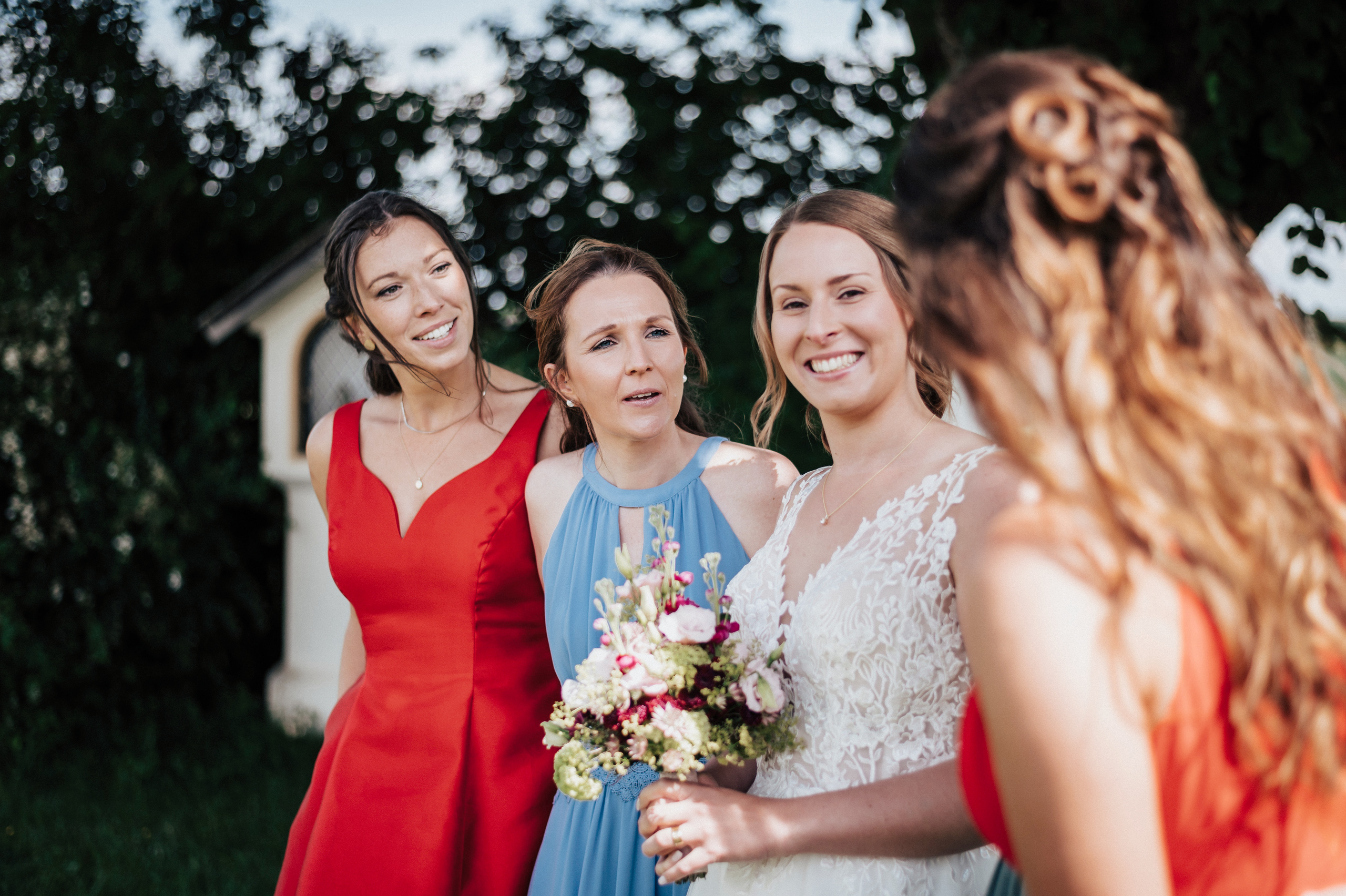 TERESA & JO. Ich bin Max, Designer, Art & Hochzeitsfotograf aus Germaringen