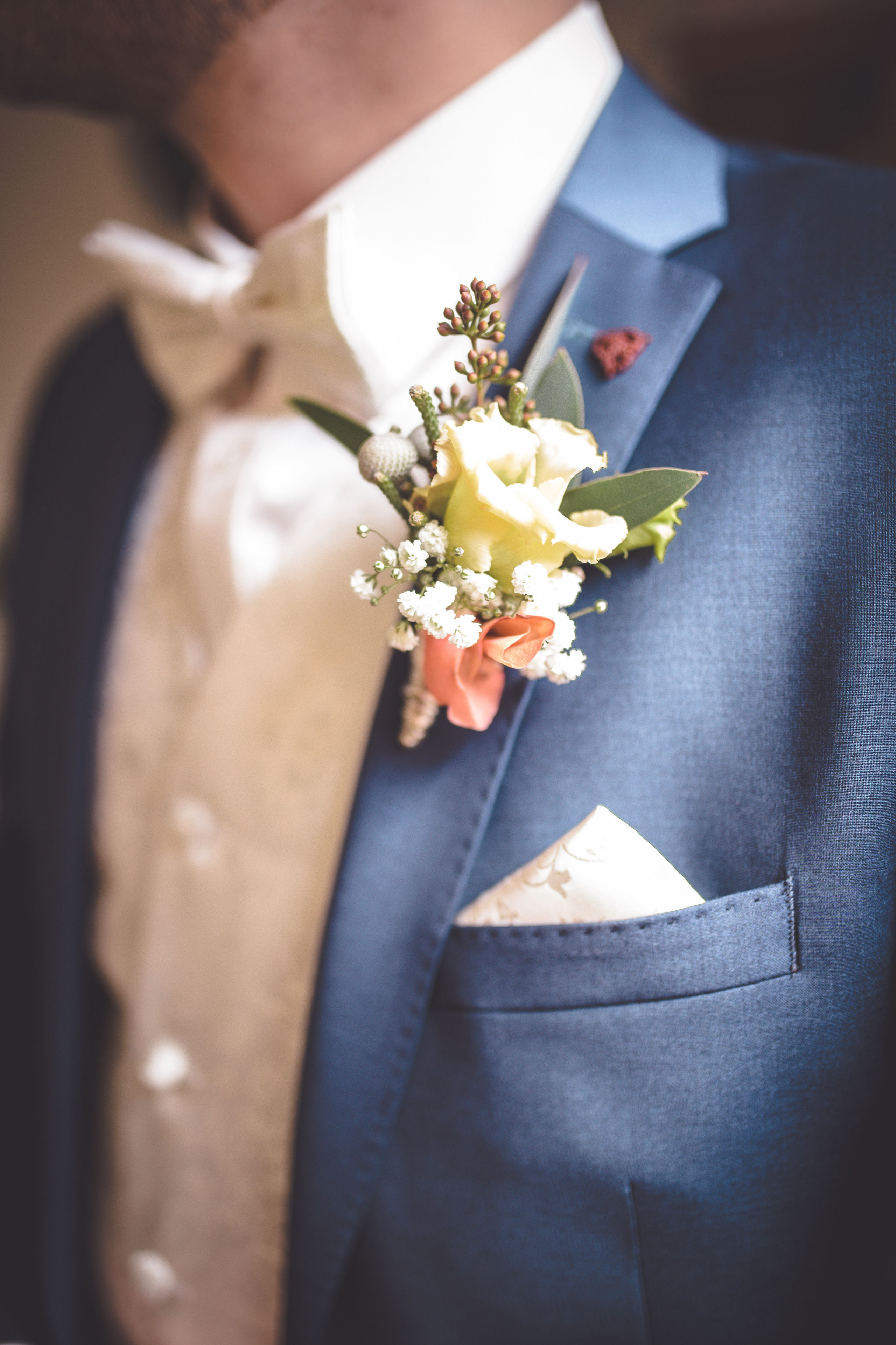 Ich bin Max, Designer, Art & Hochzeitsfotograf aus Germaringen