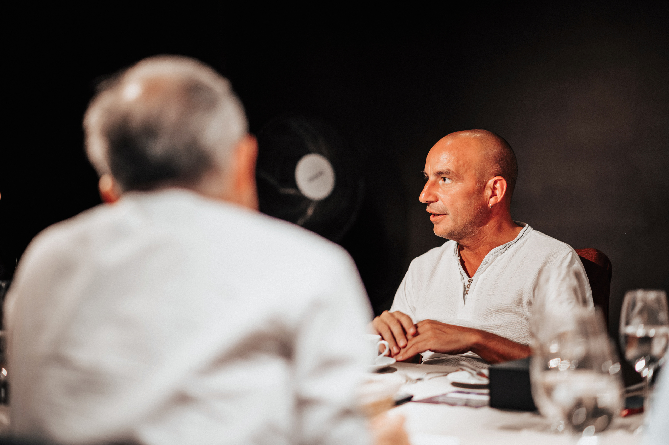 THE ORTUS CLUB. Ich bin Max, Designer, Art & Hochzeitsfotograf aus Germaringen