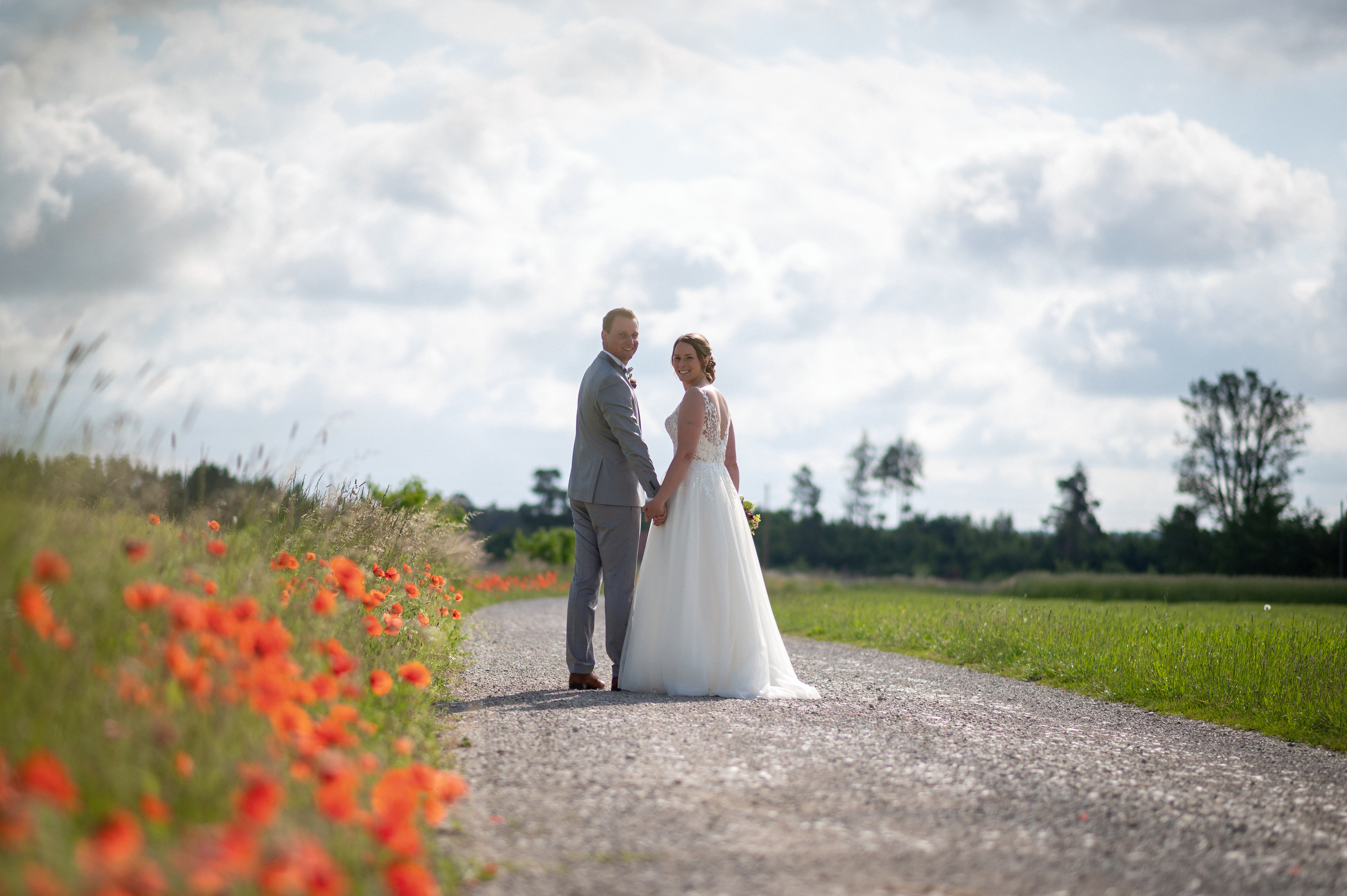 TERESA & JO. Ich bin Max, Designer, Art & Hochzeitsfotograf aus Germaringen