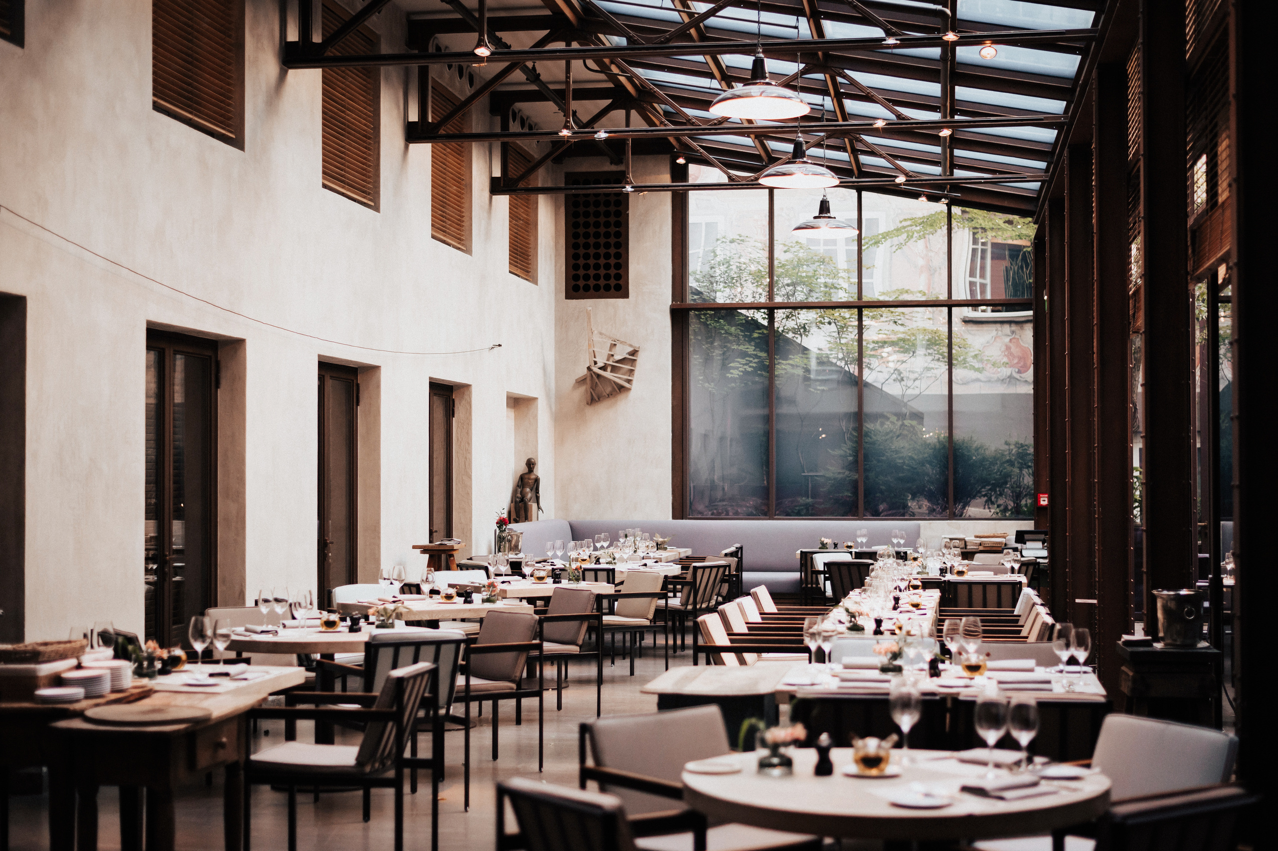 THE ORTUS CLUB. Ich bin Max, Designer, Art & Hochzeitsfotograf aus Germaringen