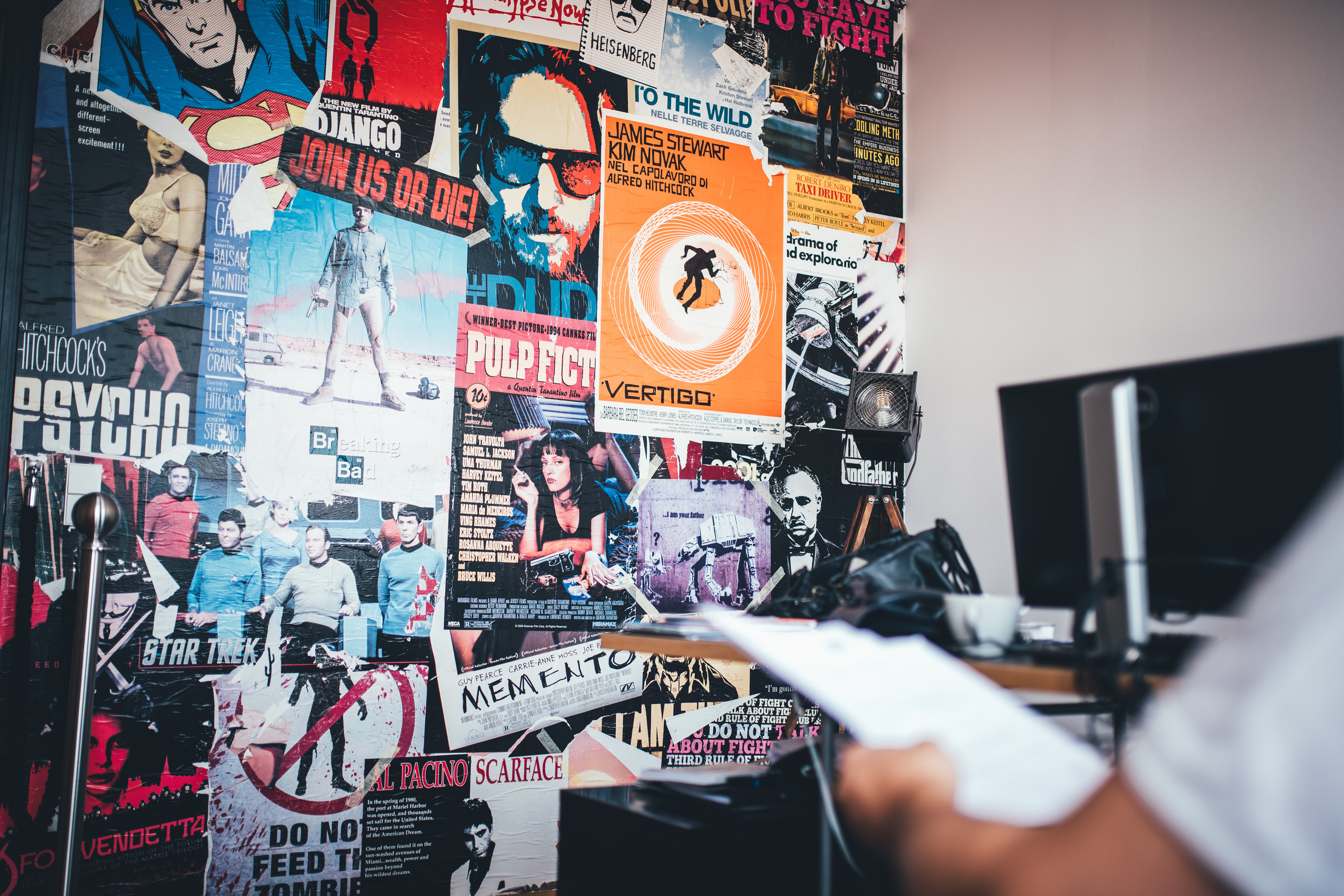 CONSENS & DREILANDMEDIEN. Ich bin Max, Designer, Art & Hochzeitsfotograf aus Germaringen