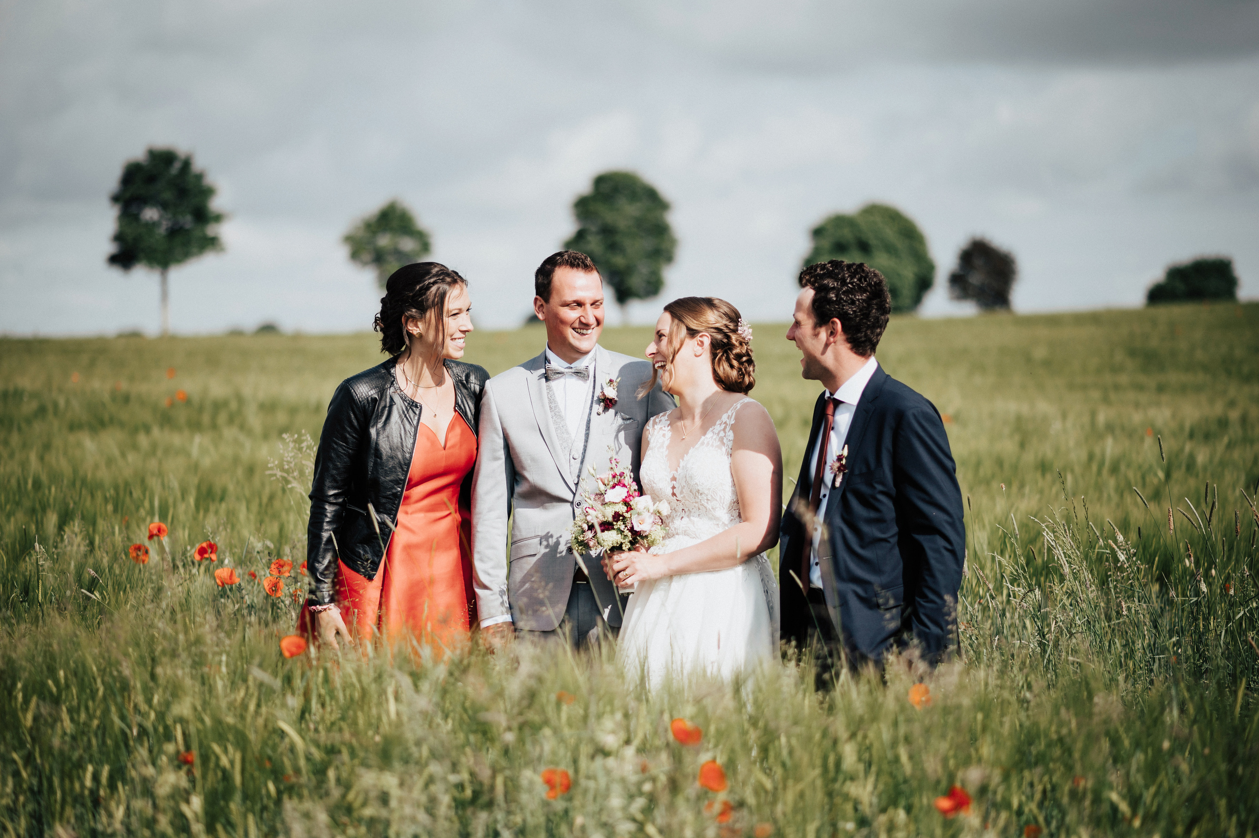 TERESA & JO. Ich bin Max, Designer, Art & Hochzeitsfotograf aus Germaringen