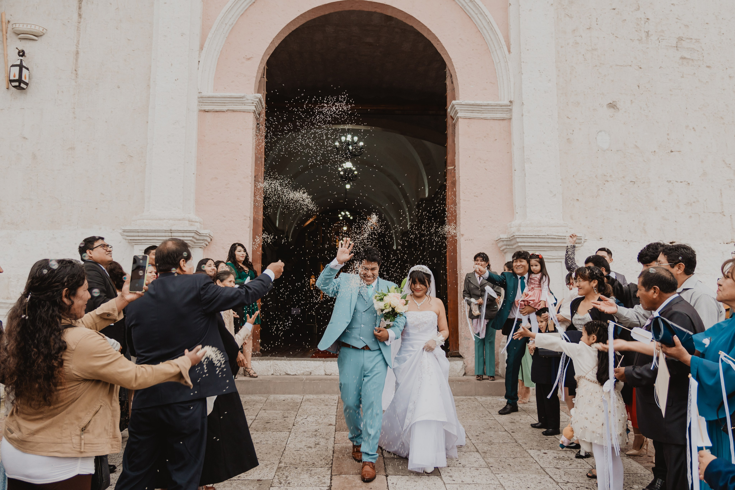 STEISY + EMMANUEL | BODA RELIGIOSA. Studio KVTA | Fotografía y Video de Bodas en Arequipa