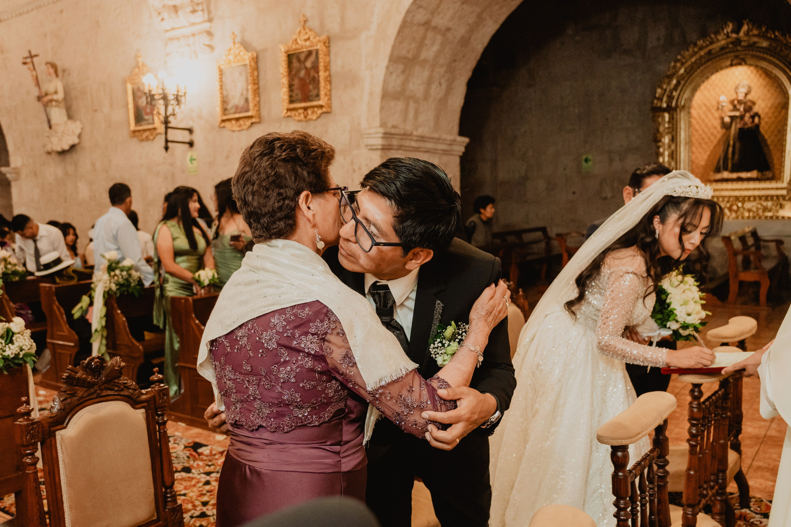 FERNANDO + MARIBEL | BODA RELIGIOSA. Studio KVTA | Fotografía y Video de Bodas en Arequipa